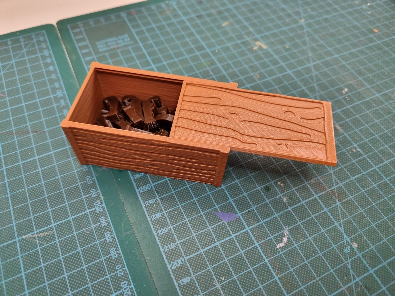 Little wood box with sliding lid