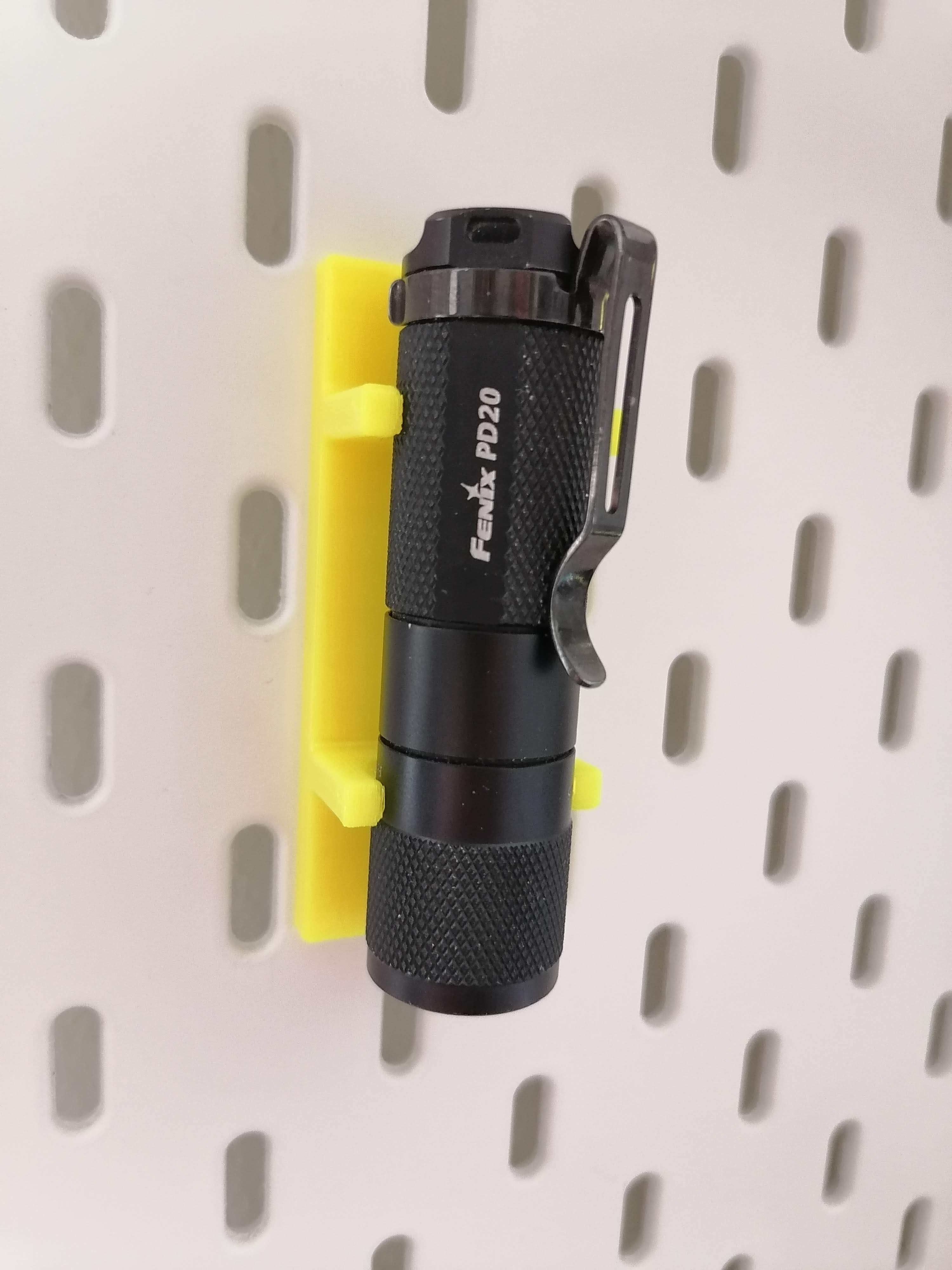 Fenix PD20 holder for Ikea Skådis
