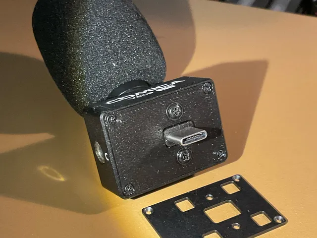 Baseplate for Comica VS09 microphone