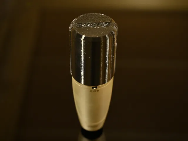 Shure KSM44A microphone dust cover