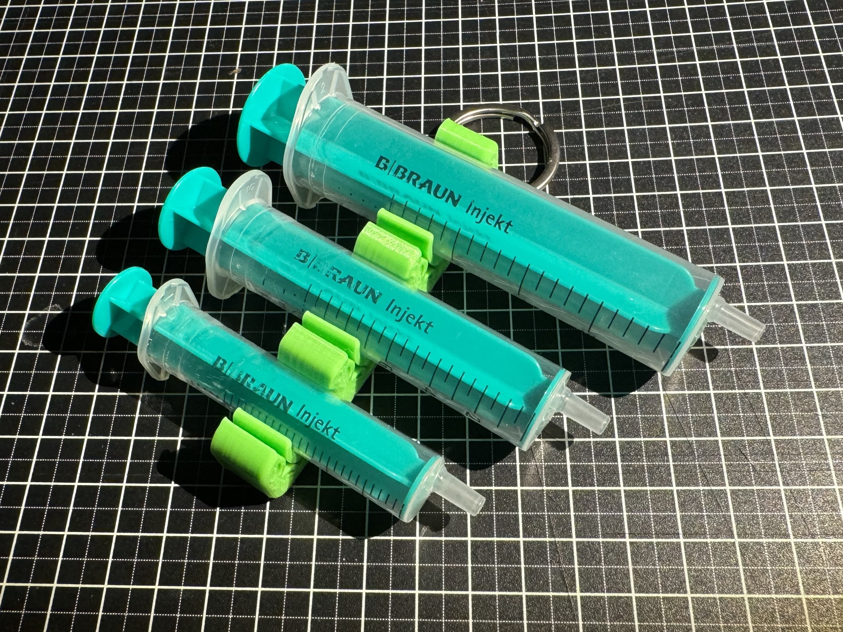 Syringe holder