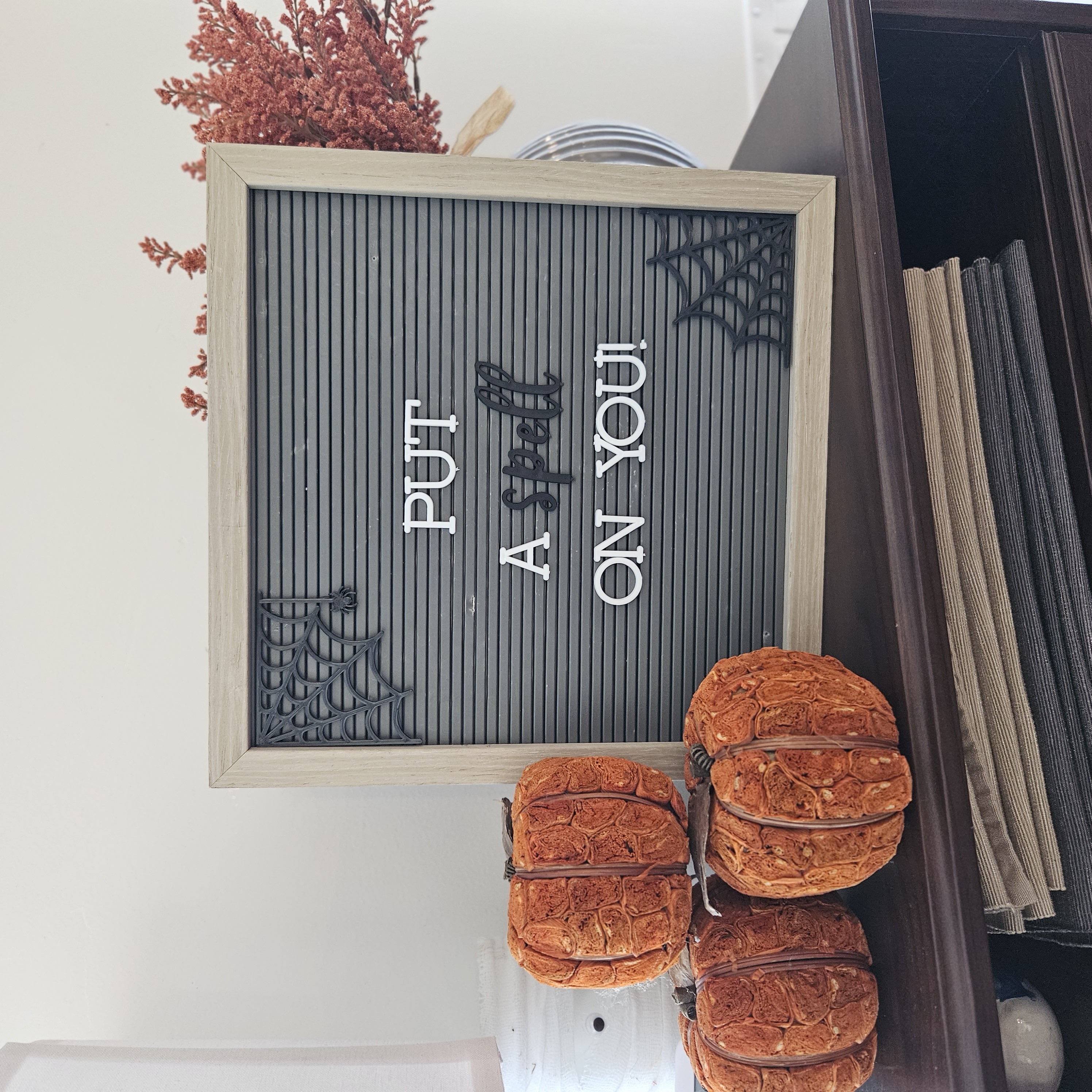 Corner Webs for Letterboard
