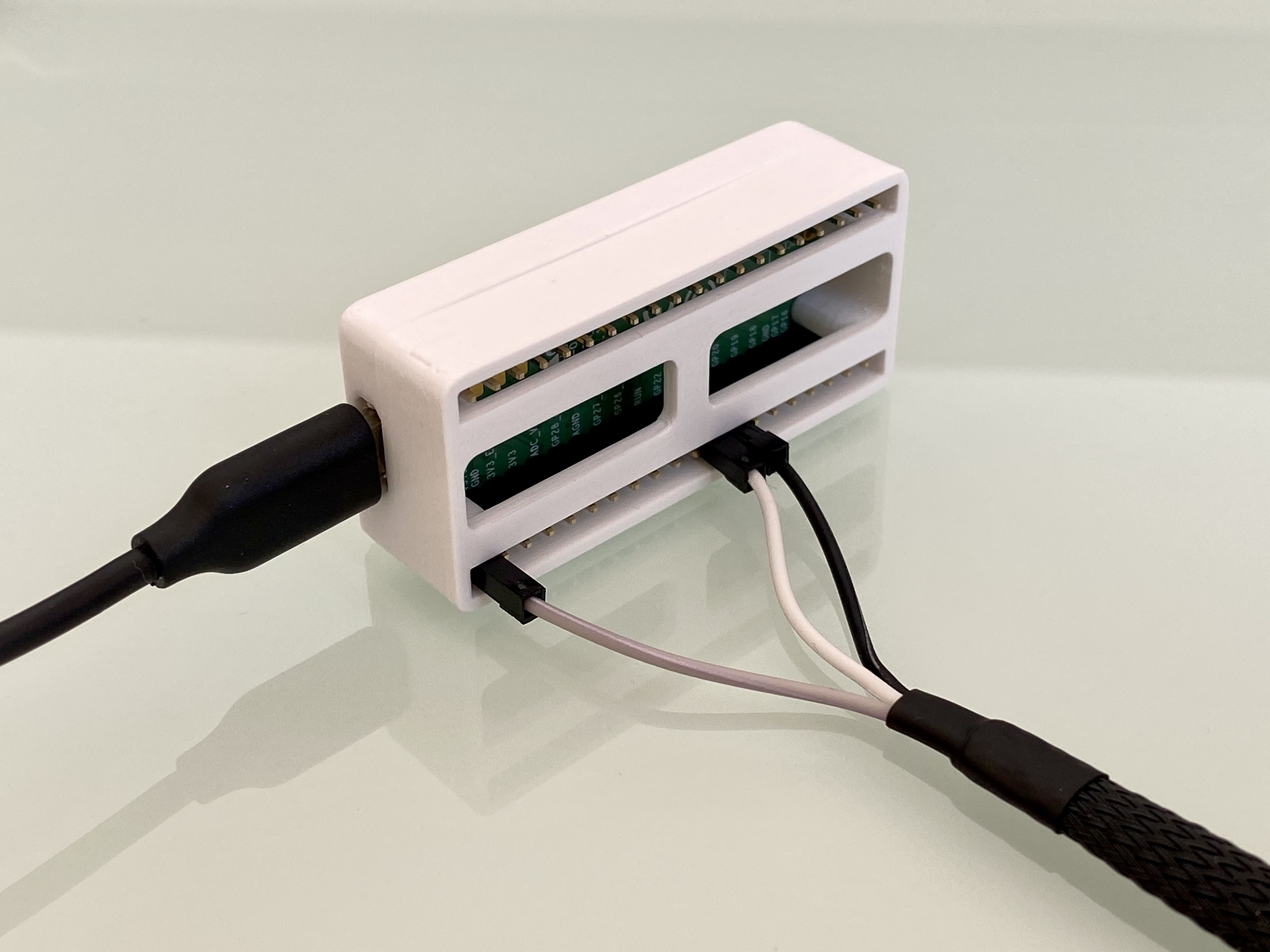 Slim modular Raspberry Pi Pico Case by maximilliampere Download free