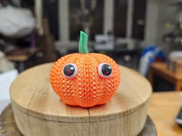 Kawaii Knit Pumkin