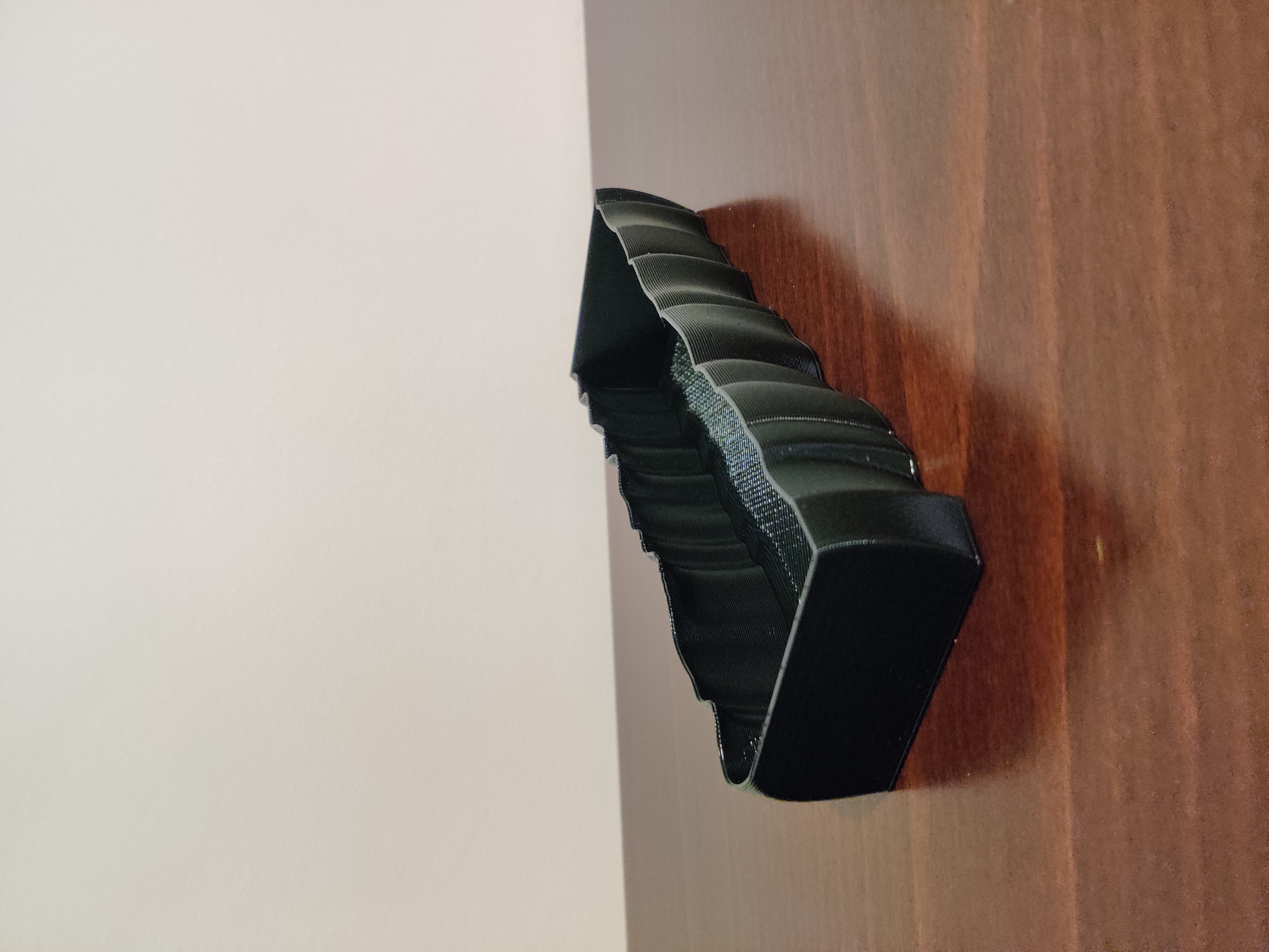 Weirdly-shaped vase mode keys tray