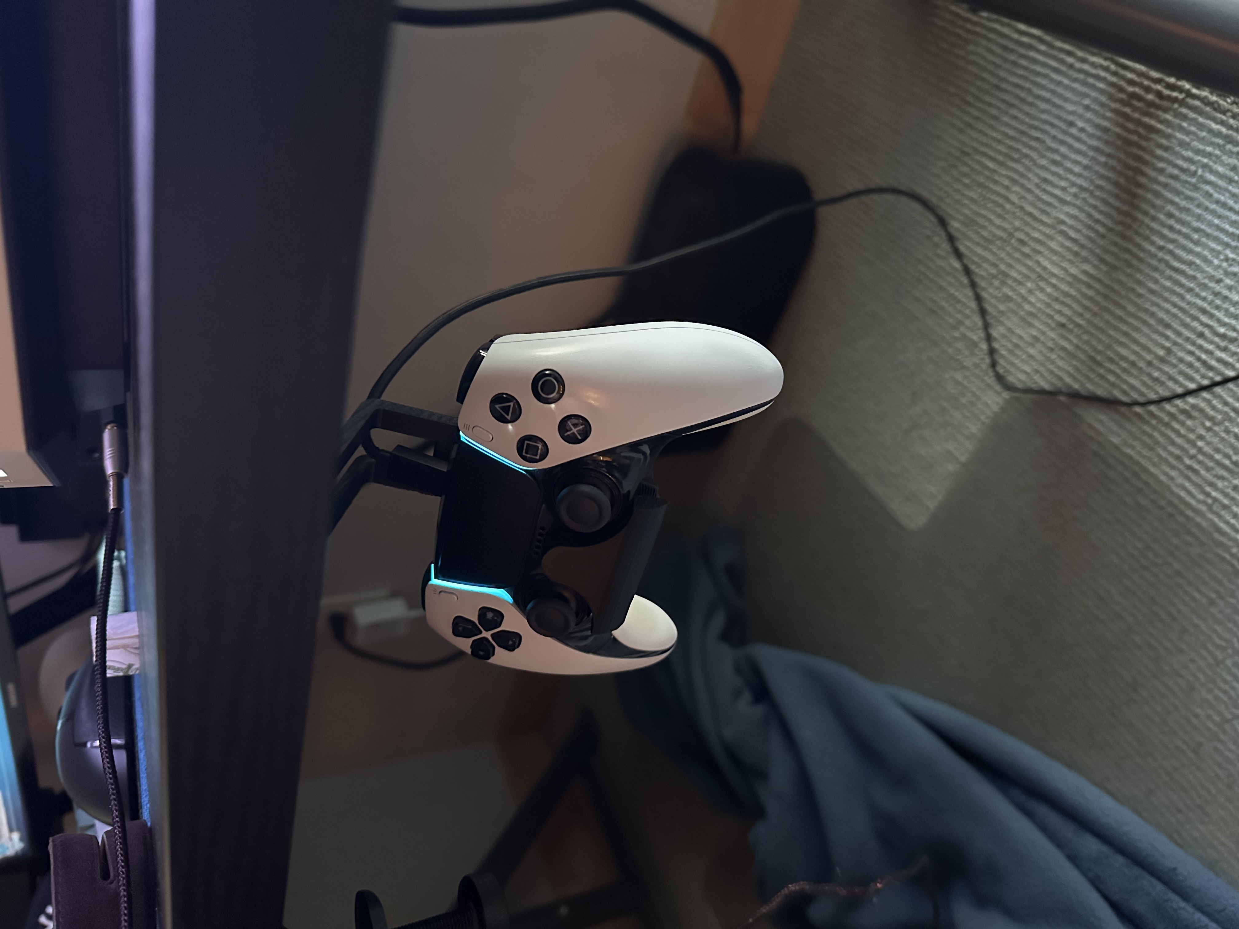 PS5 Controller Dualsense Under Desk Mount by grunty | Download free STL  model | Printables.com