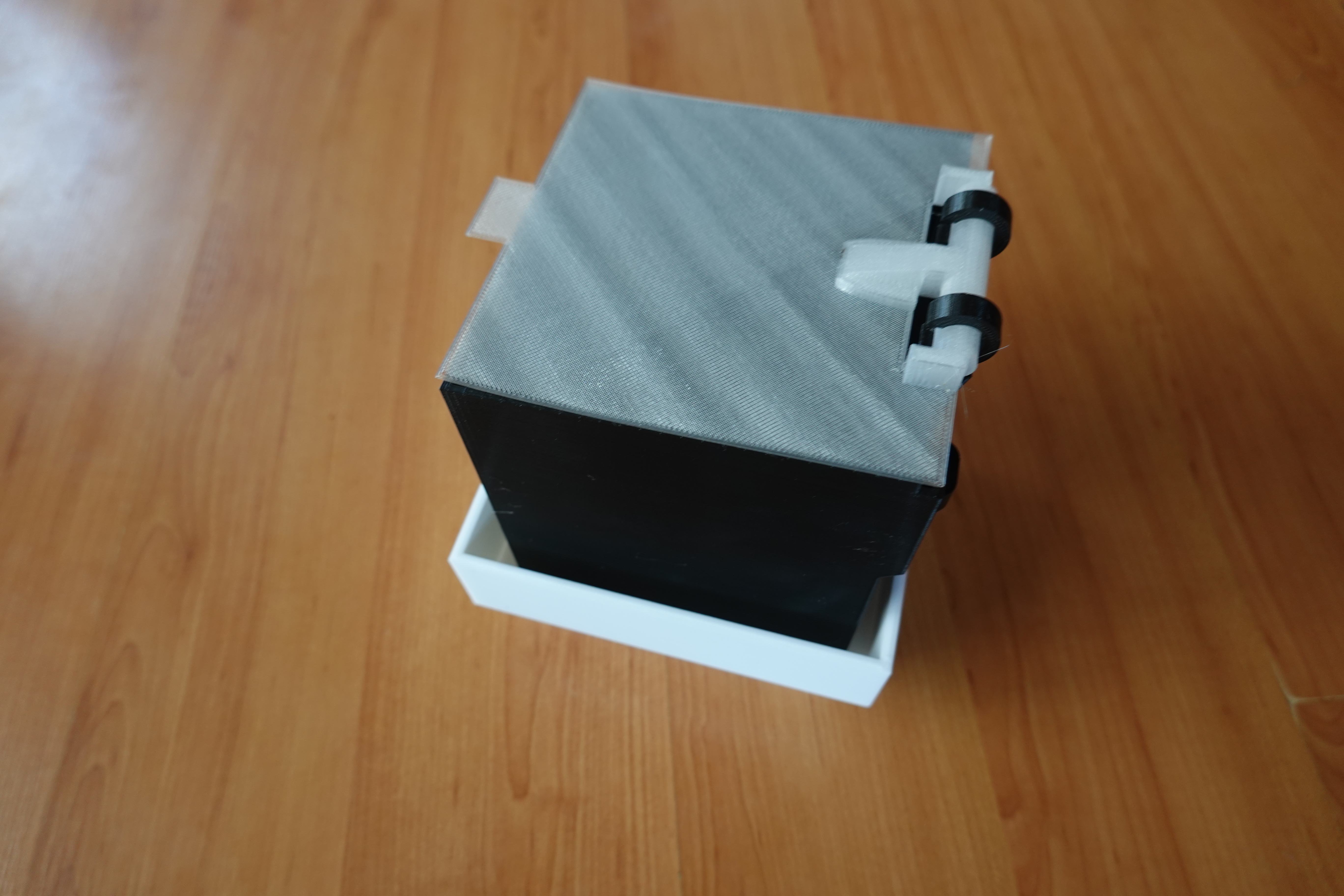 Miniatura 2 do modelo 3D Mini greenhouse pot