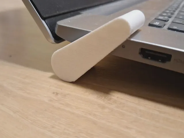 Simple Laptop Stand