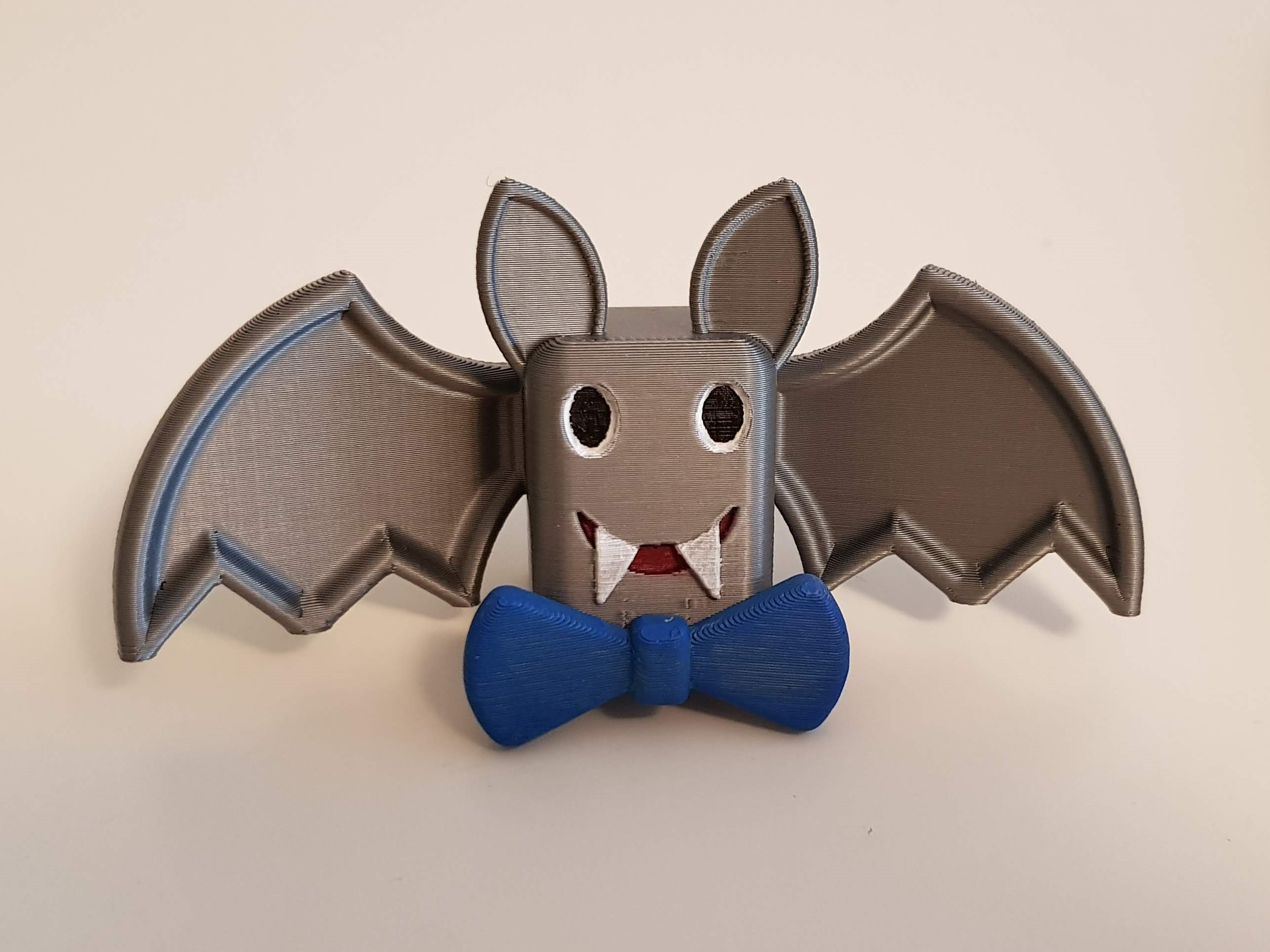 Cute bat with bowtie (no supports)
