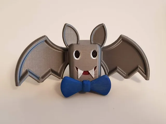 Cute bat with bowtie (no supports)