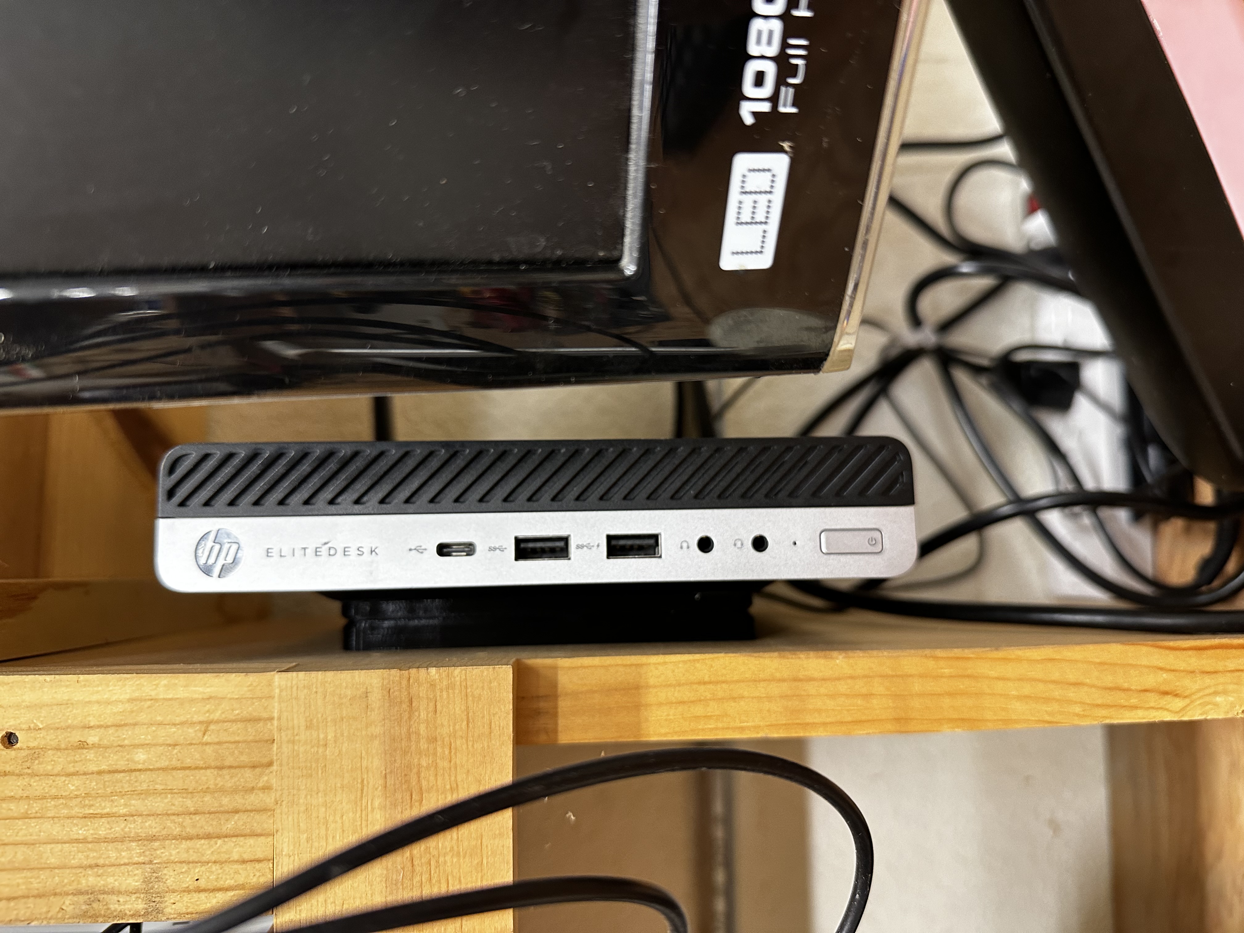 VESA wall mount for micro PCs