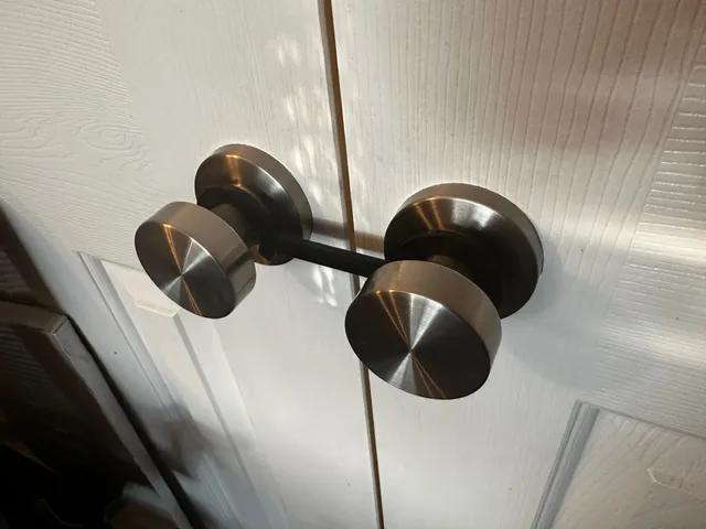 Door knob shackles