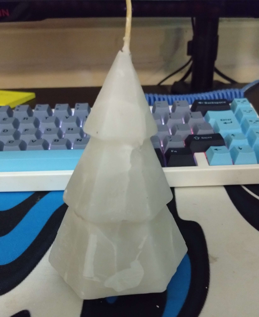 DIY CANDLE MOLD CHRISTMAS TREE