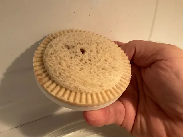 “Noncrustable” PBJ Sandwich Manufacturing Press