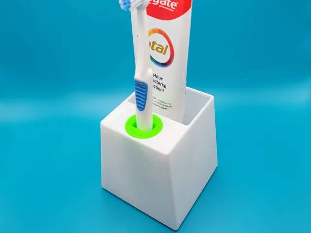 Toothbrush and Toothpaste Holder with Drainage