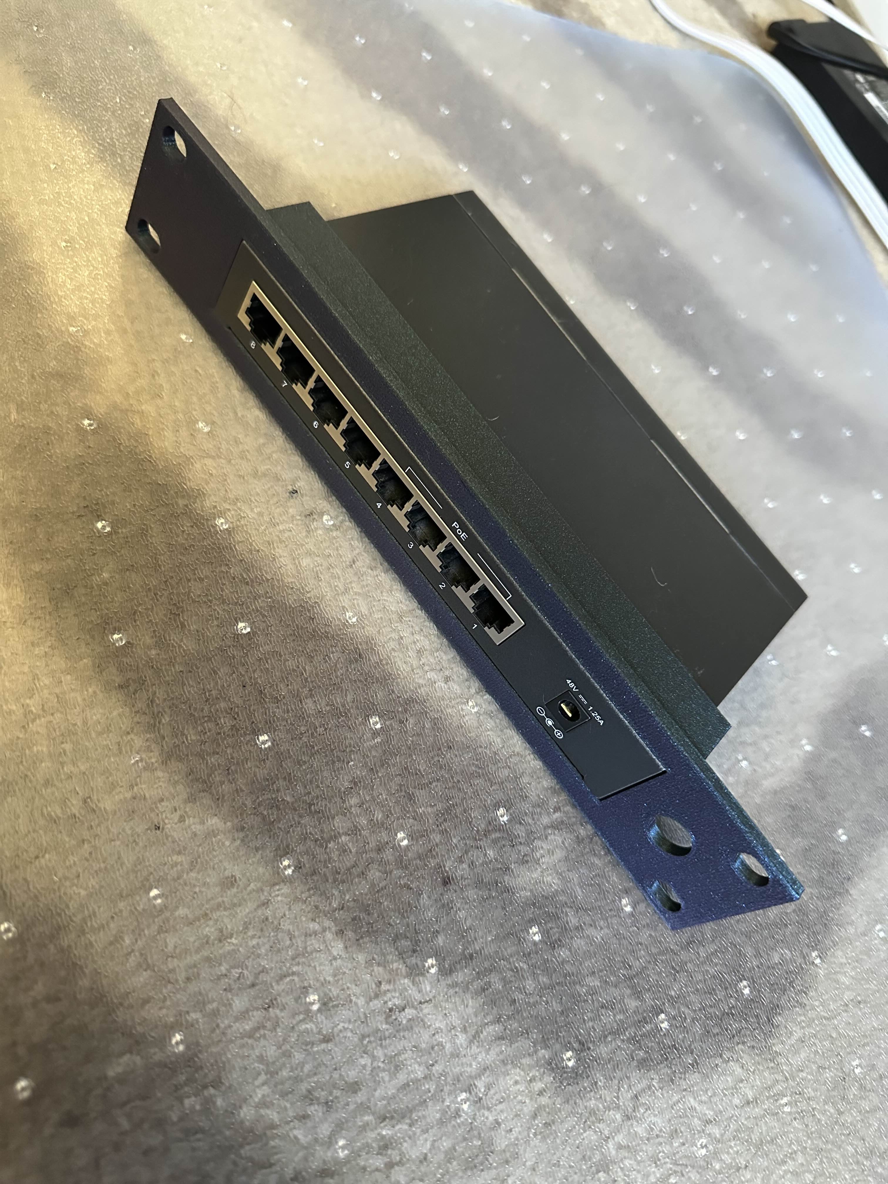 10" mini-rack mount for TP-Link SG1008P