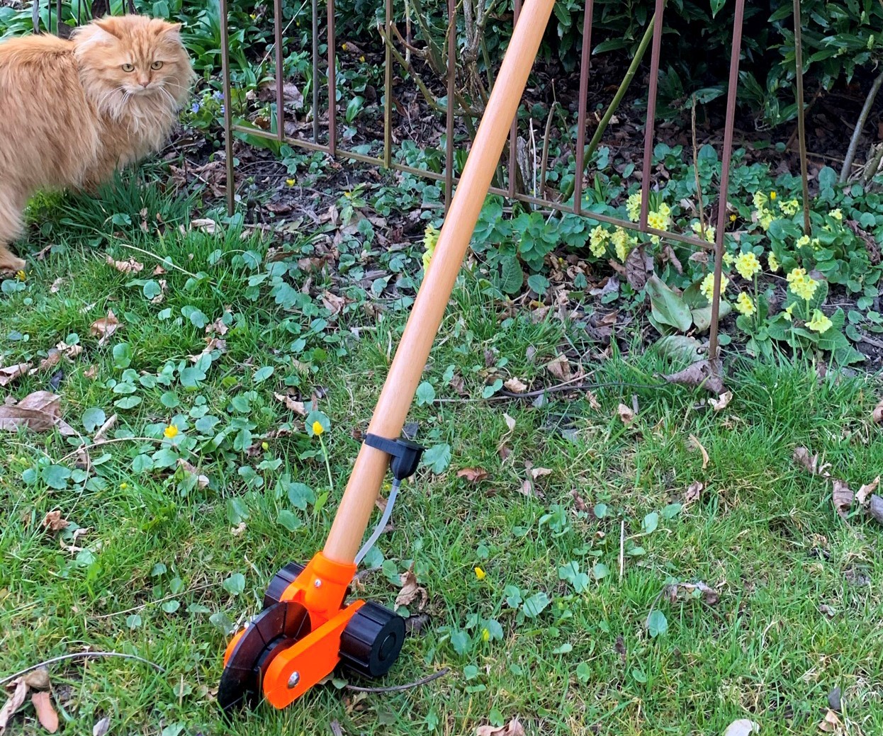 Automatic seed sowing tool