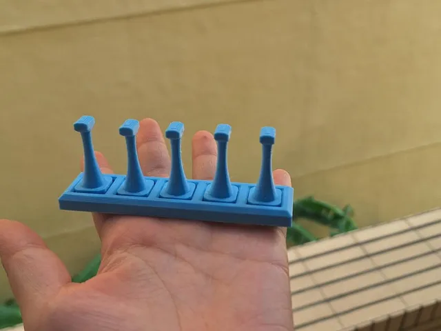 Accommodates magnet nail holder & base