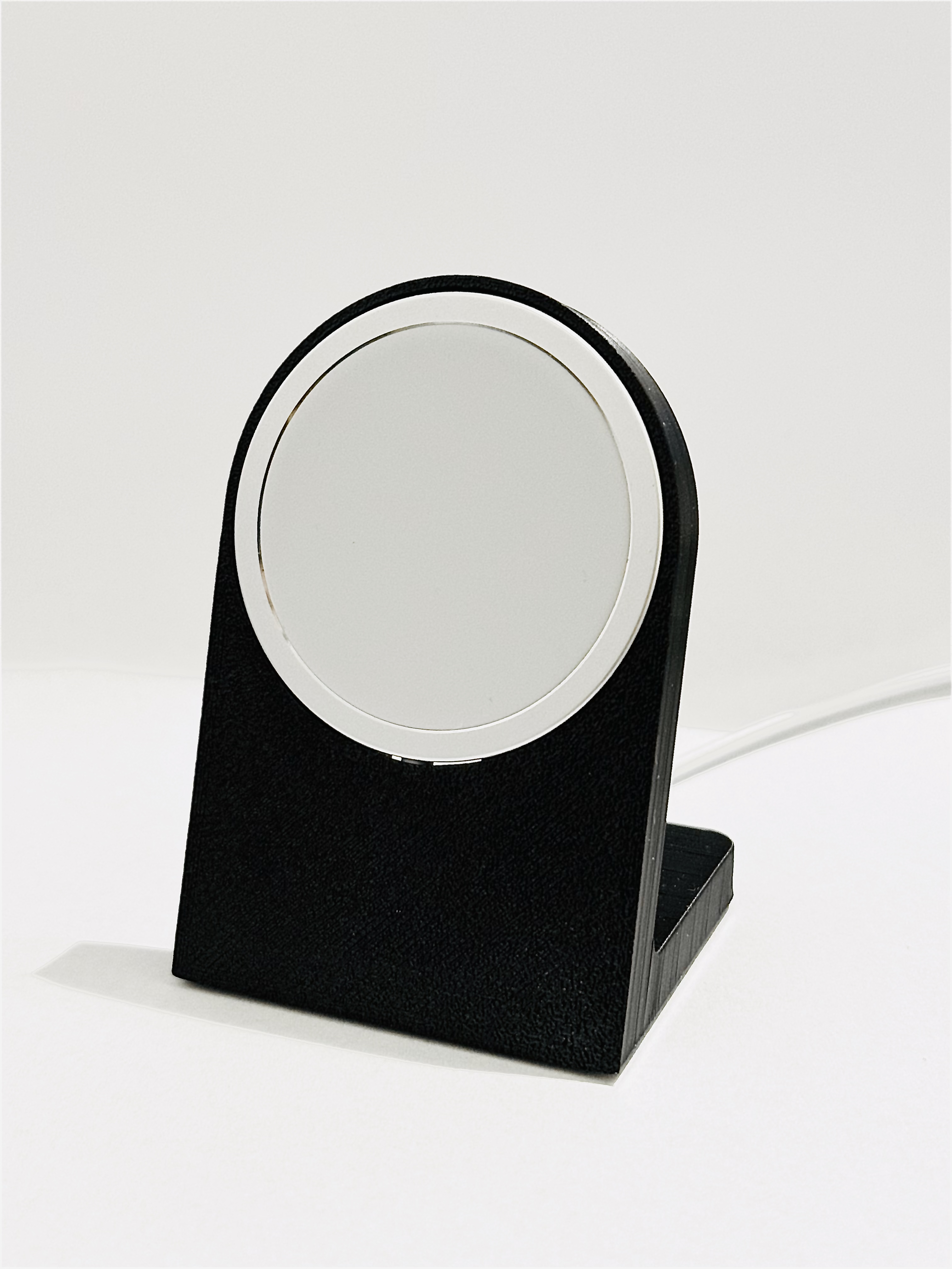 MagSafe stand