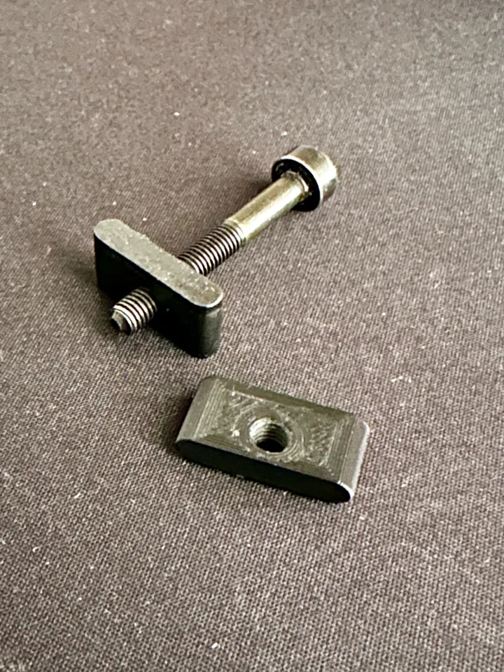 Stokke tripp deals trapp screws