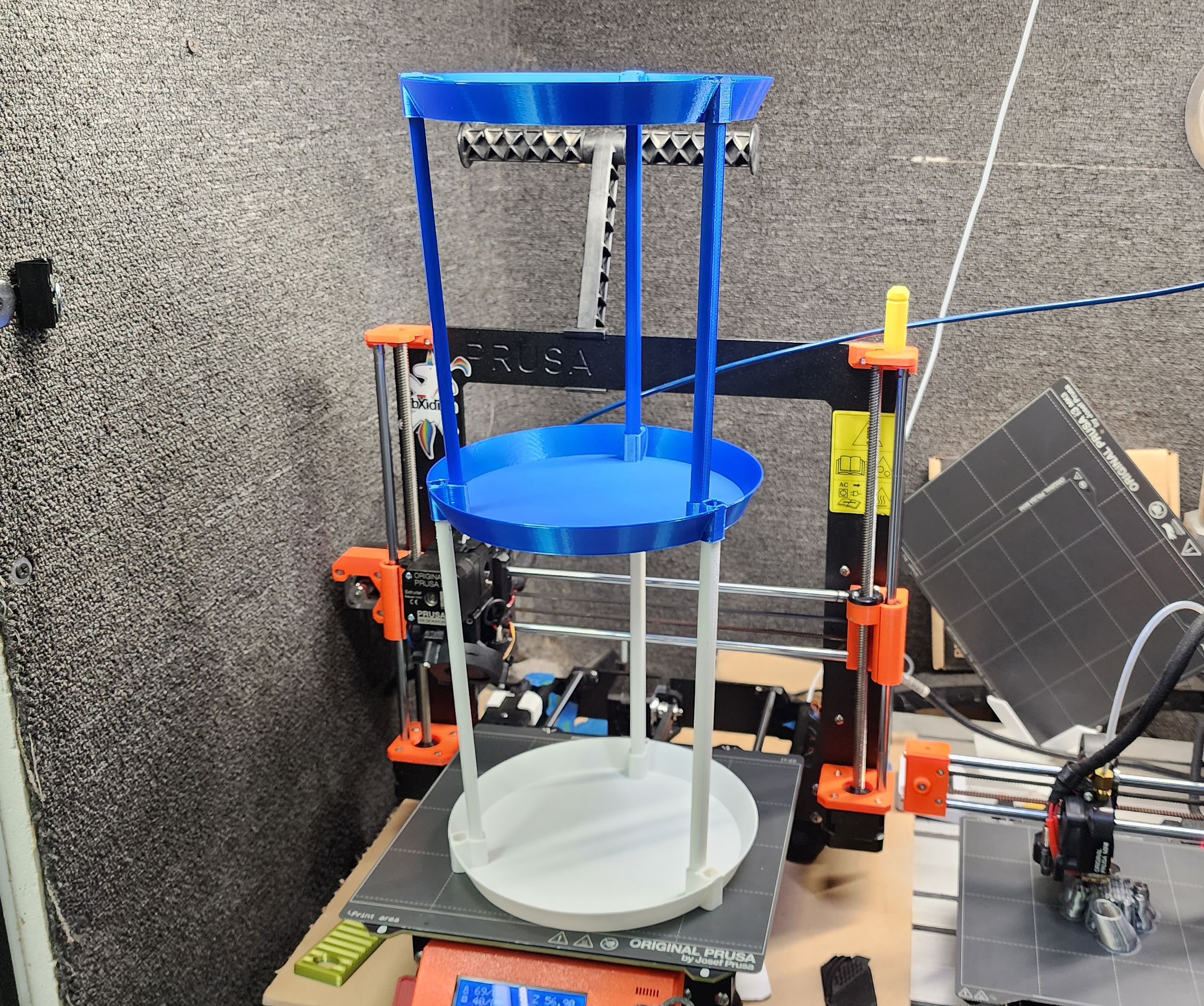 Miniatura 5 do modelo 3D Stacking Tripod Tower Shelf