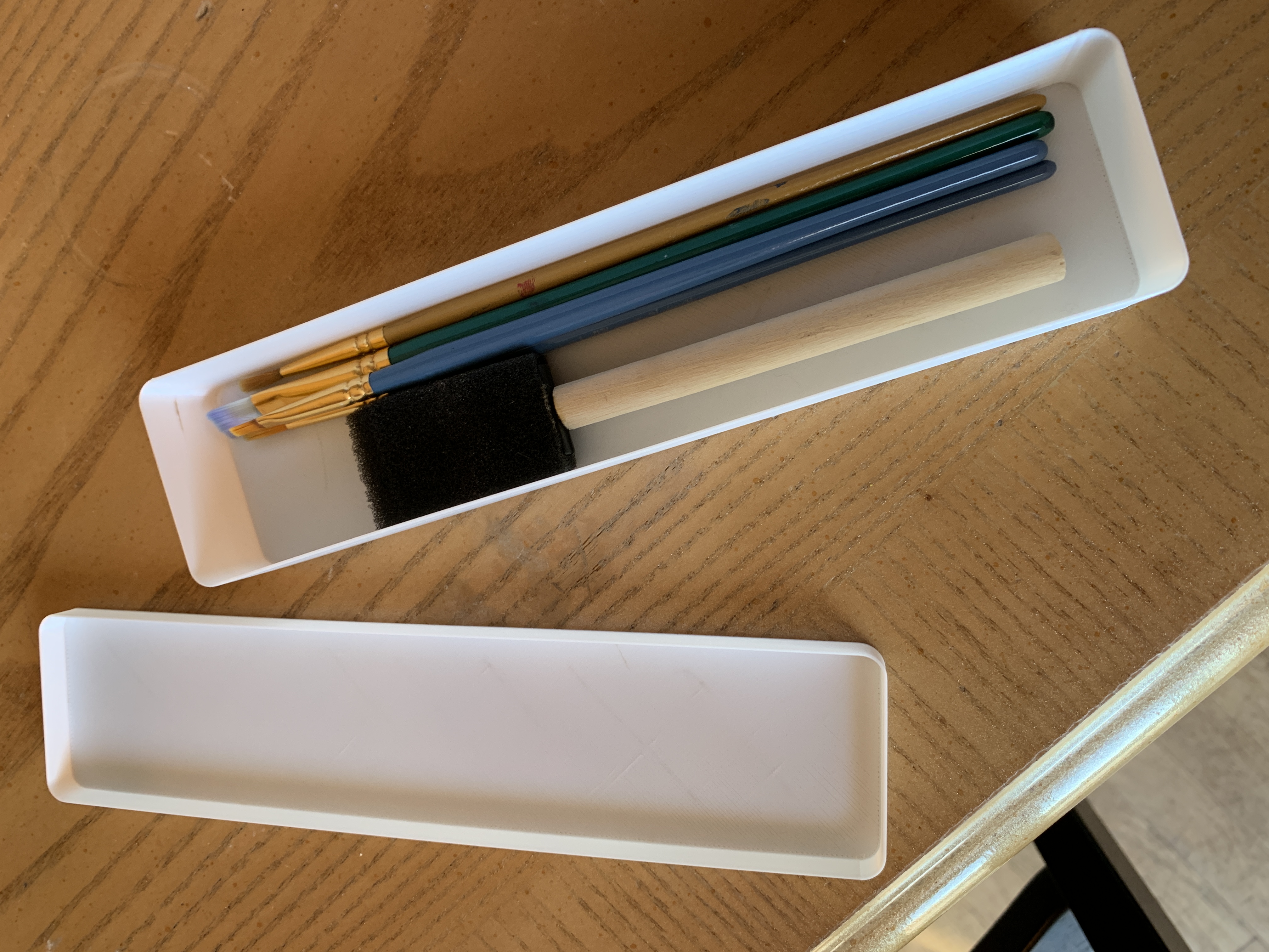 Simple storage box with lid - for paintbrush, pen, pencil