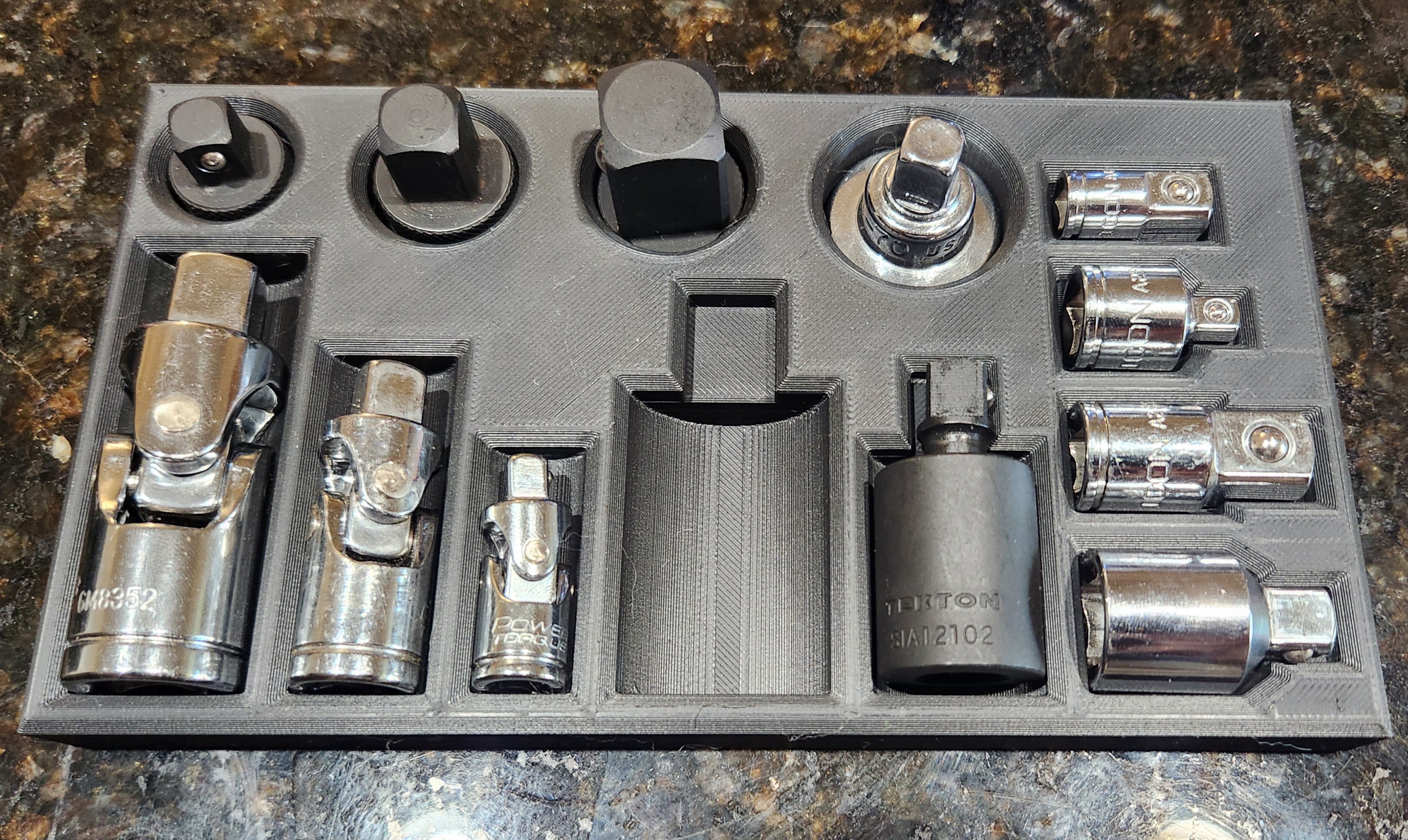 Ratchet socket adapter organizer
