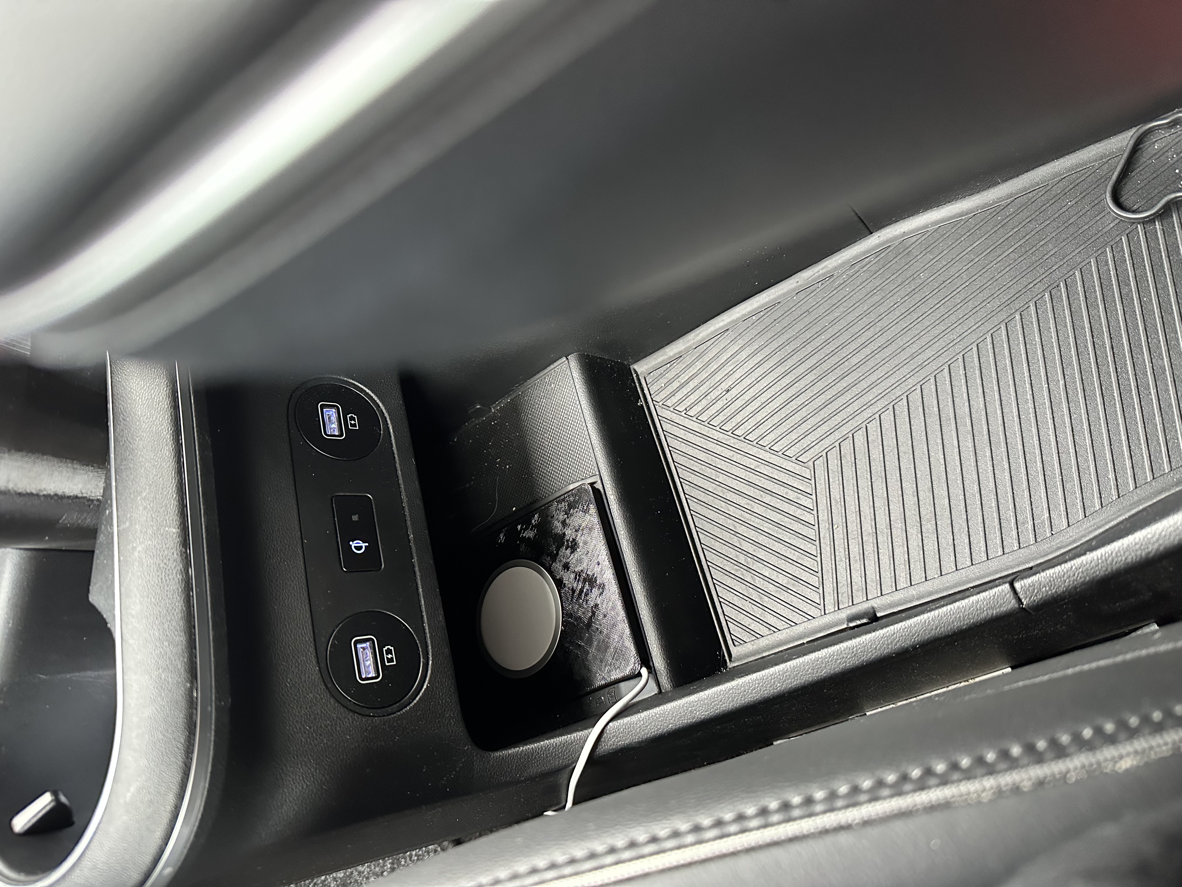 IONIQ 5 MagSafe Mount - Middle Console "Replacement"
