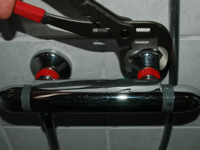 Montagehilfe Duscharmatur/Mischbatterie
