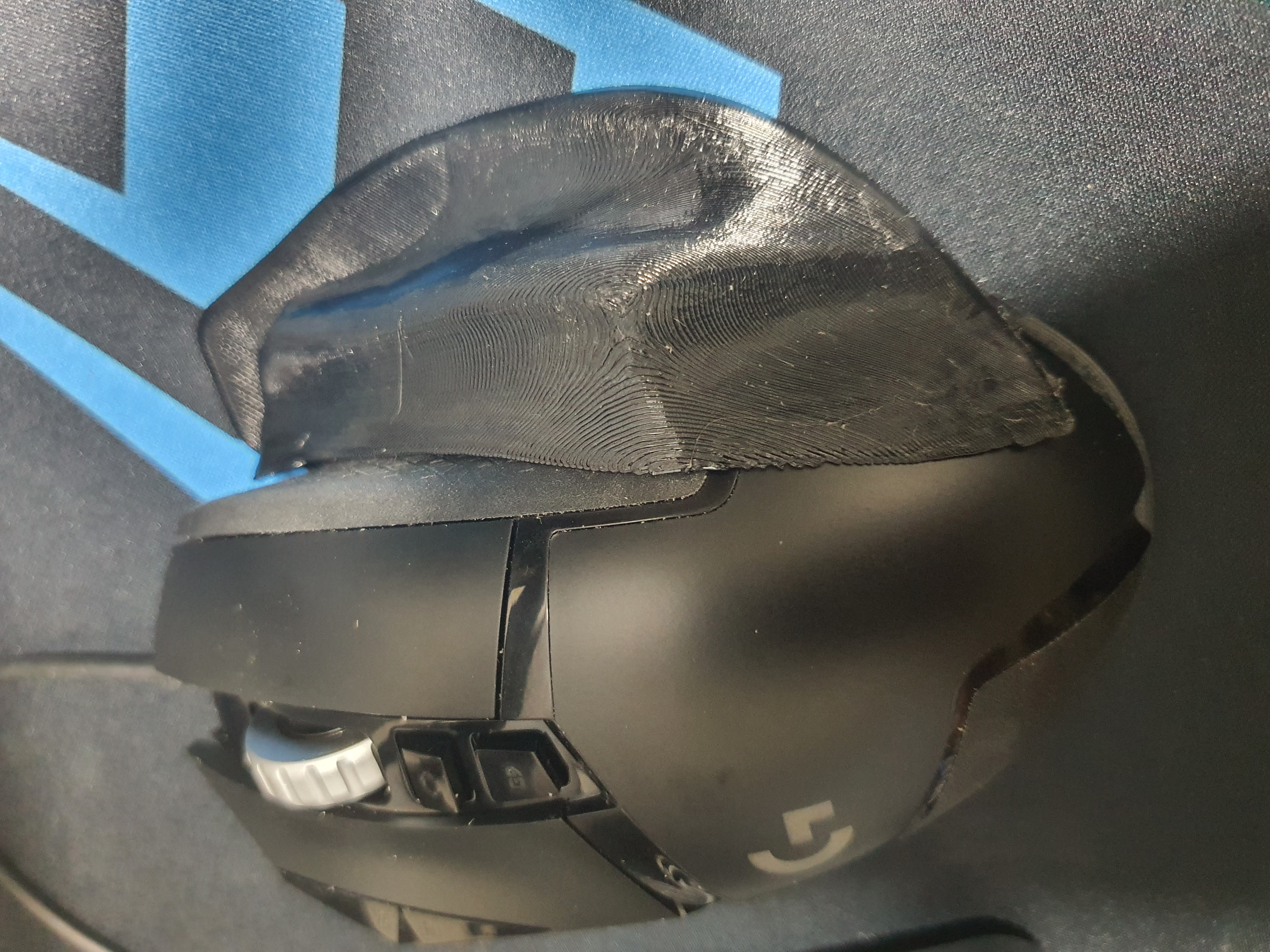 Logitech G502 hero ergonomic grip for longer fingers
