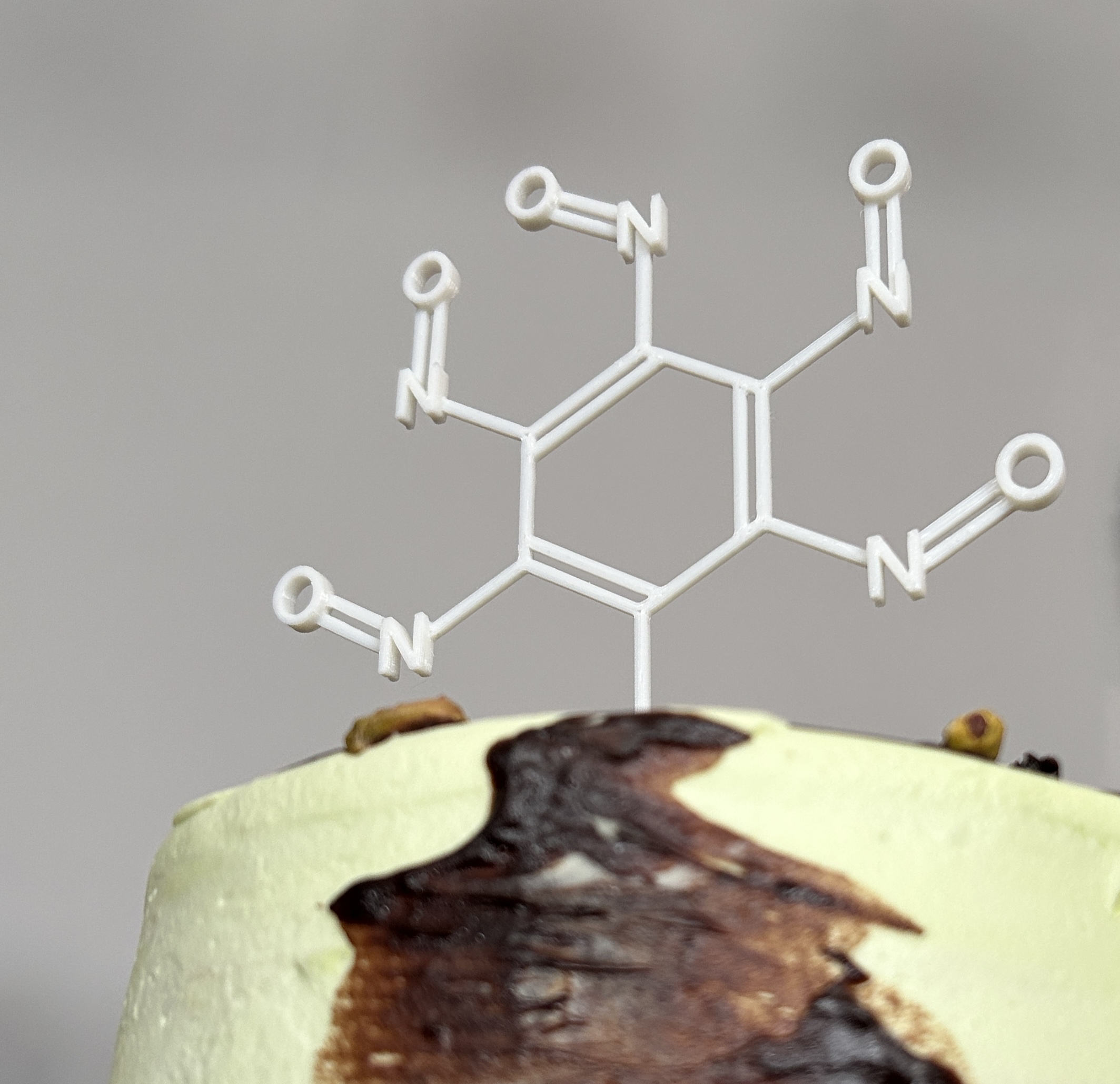 Hexanitrosobenzene Cake Topper