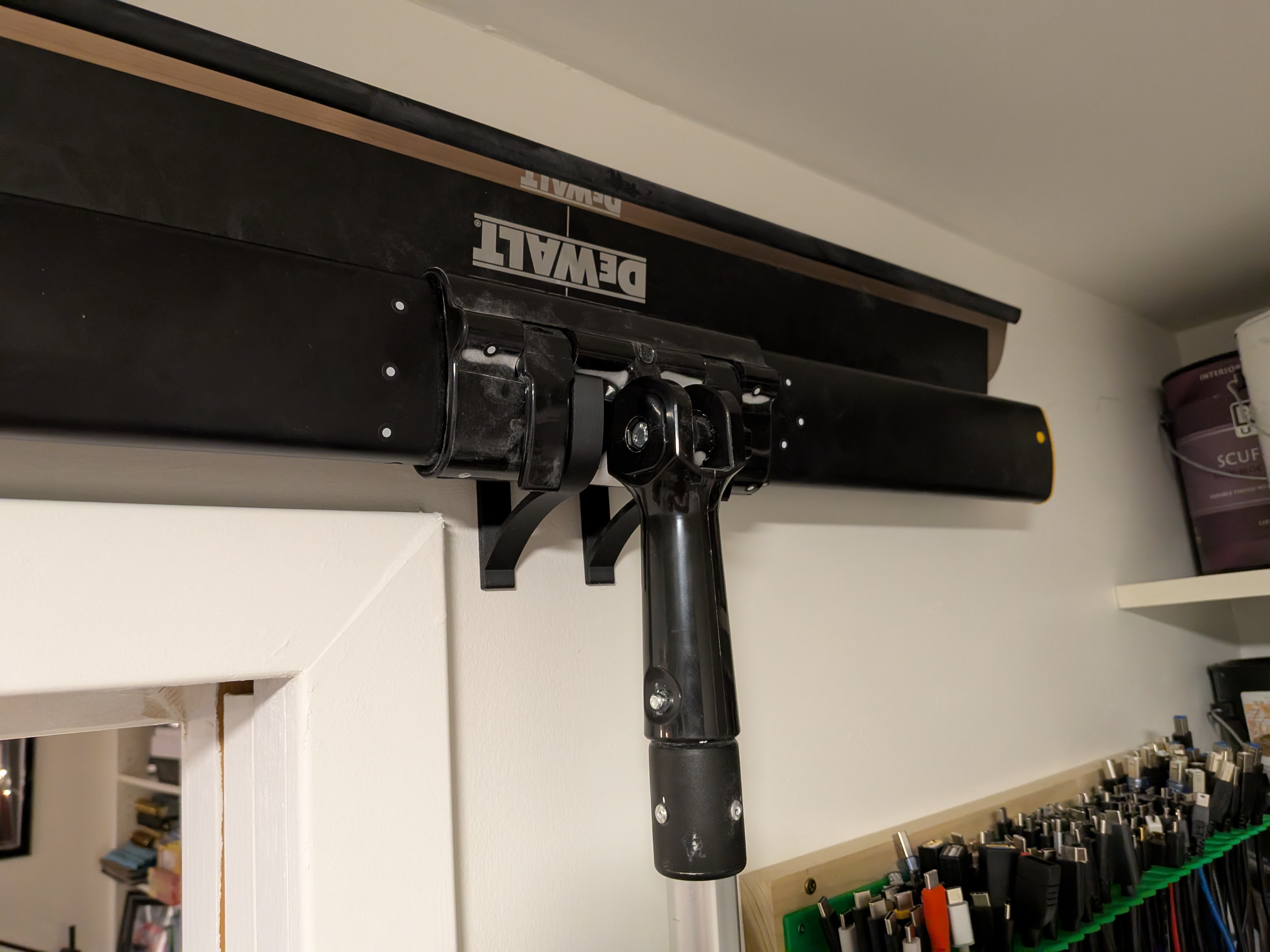 DeWalt Drywall Skimming Blade Wall Mount