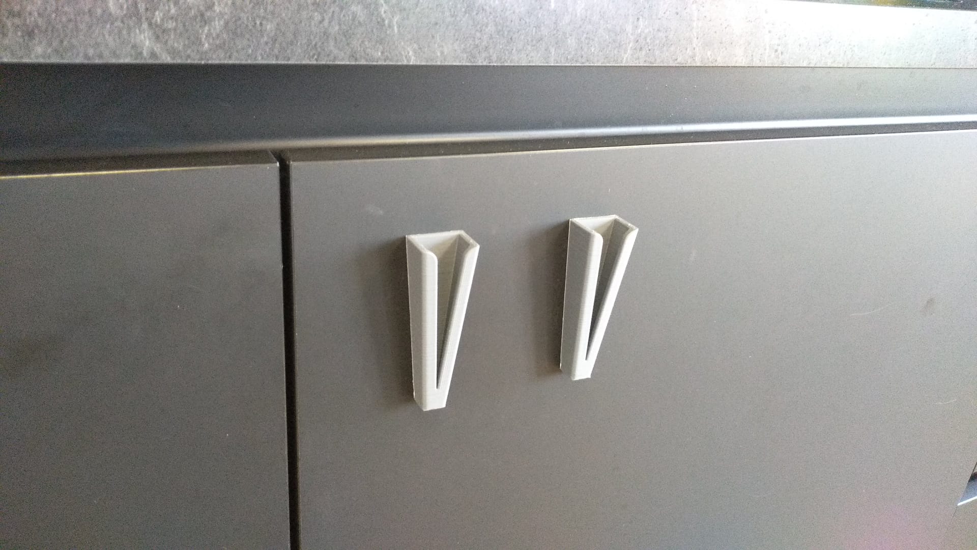 Simple towel holder