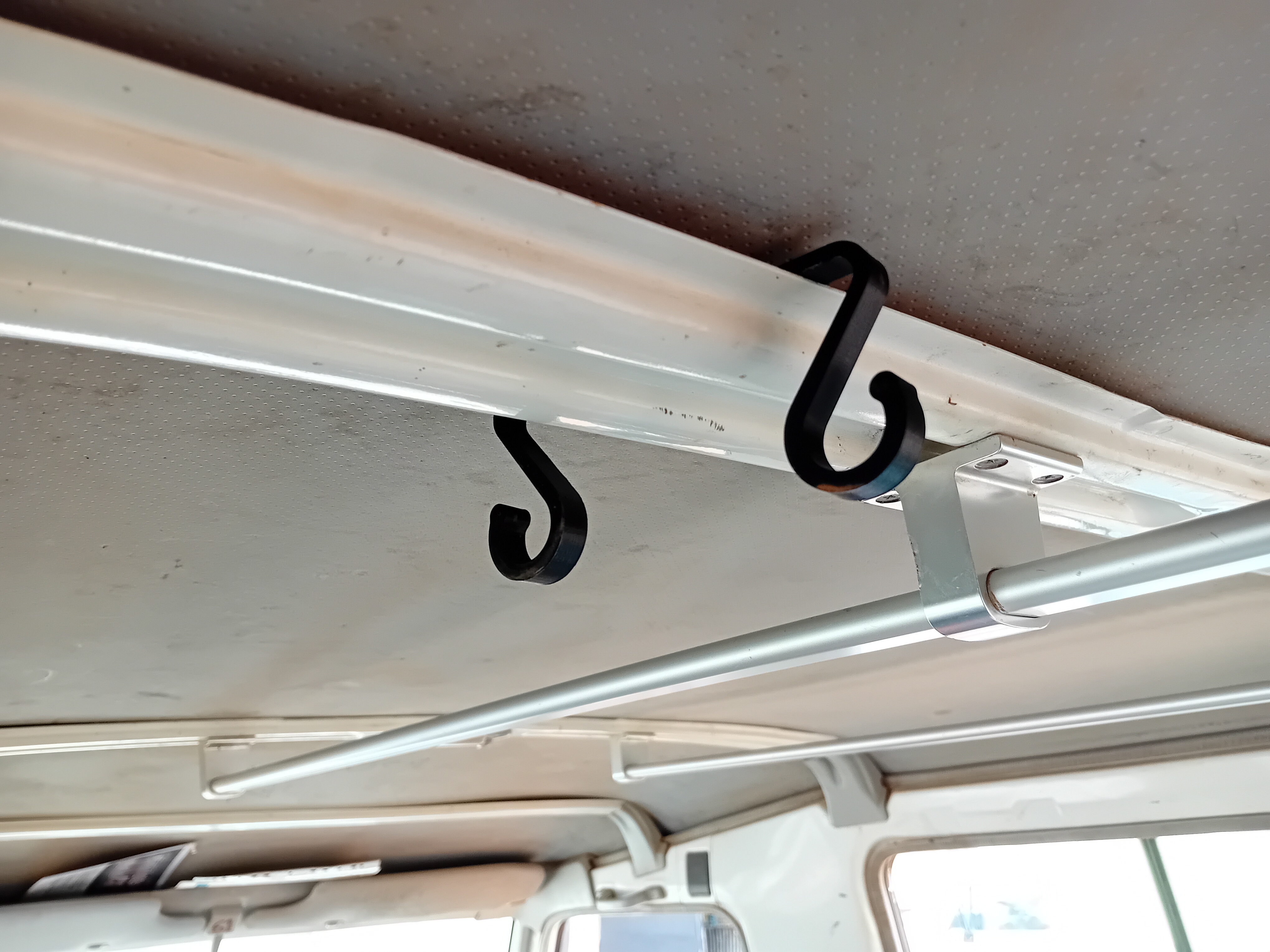 Car hook - double