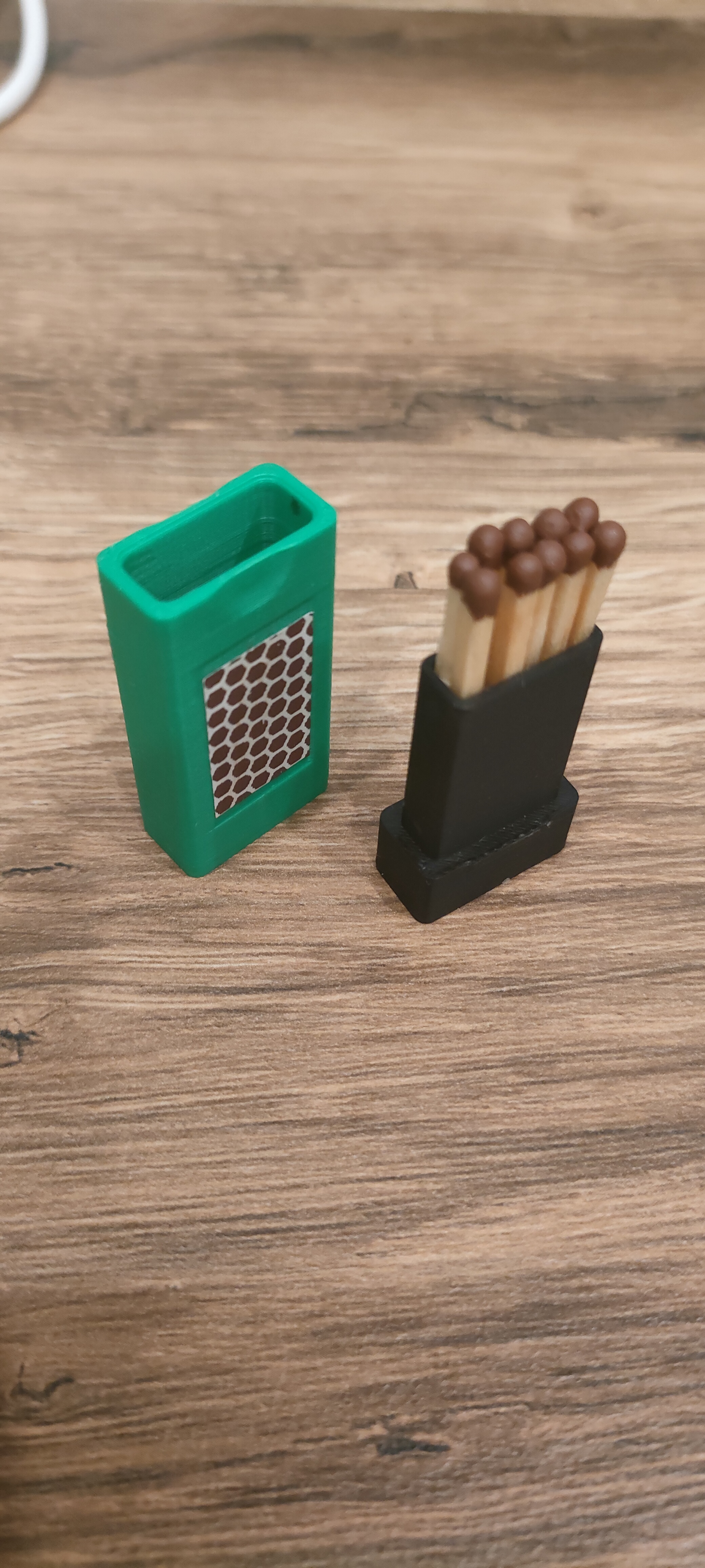 Small sliding matchbox