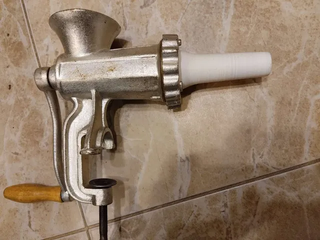 Sausage filling funnel