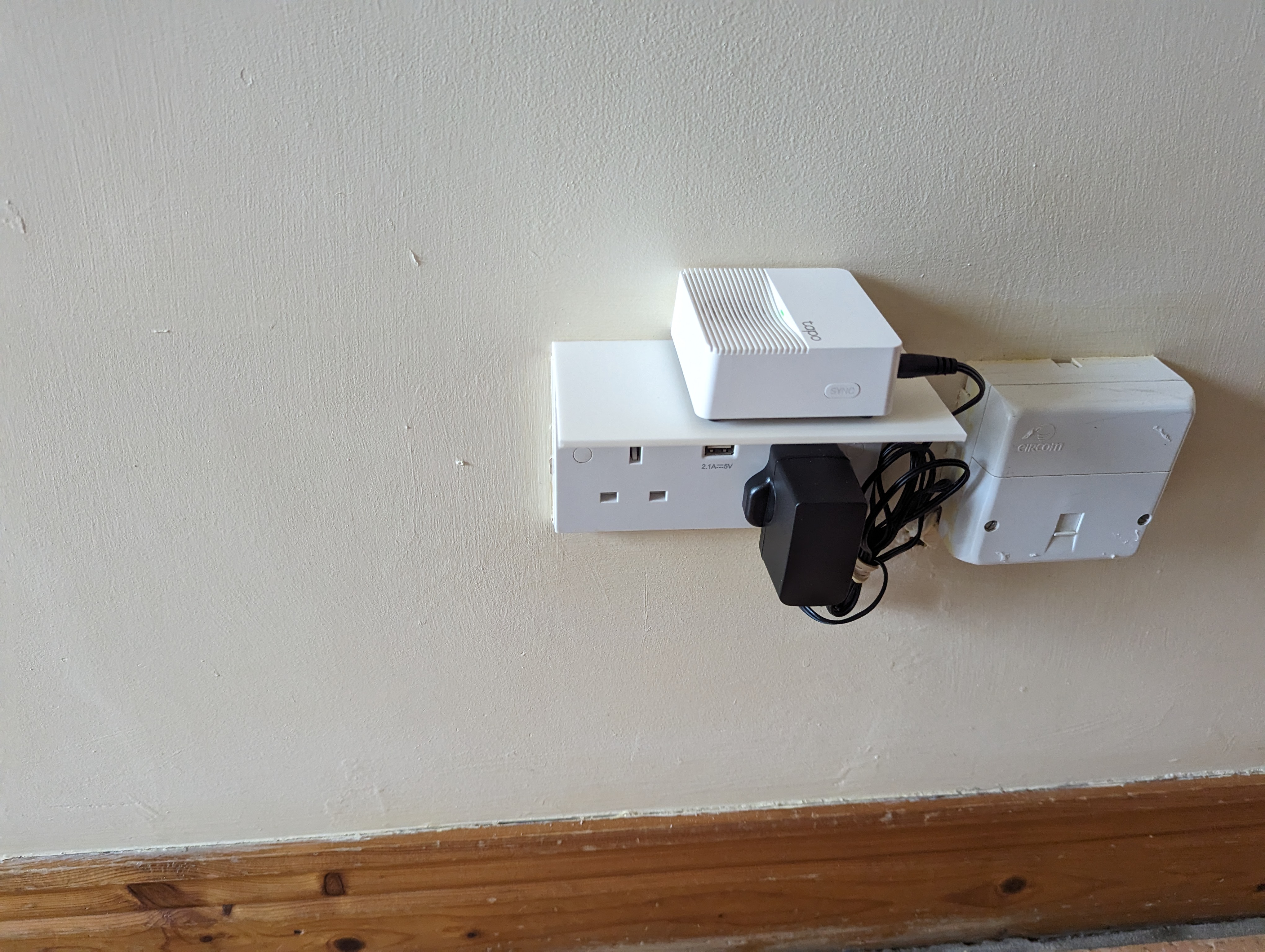 Ireland/UK Double Socket Shelf