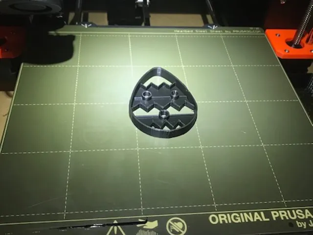Easter egg cutter