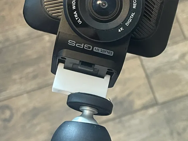 Rexing V5 dashcam tripod mount
