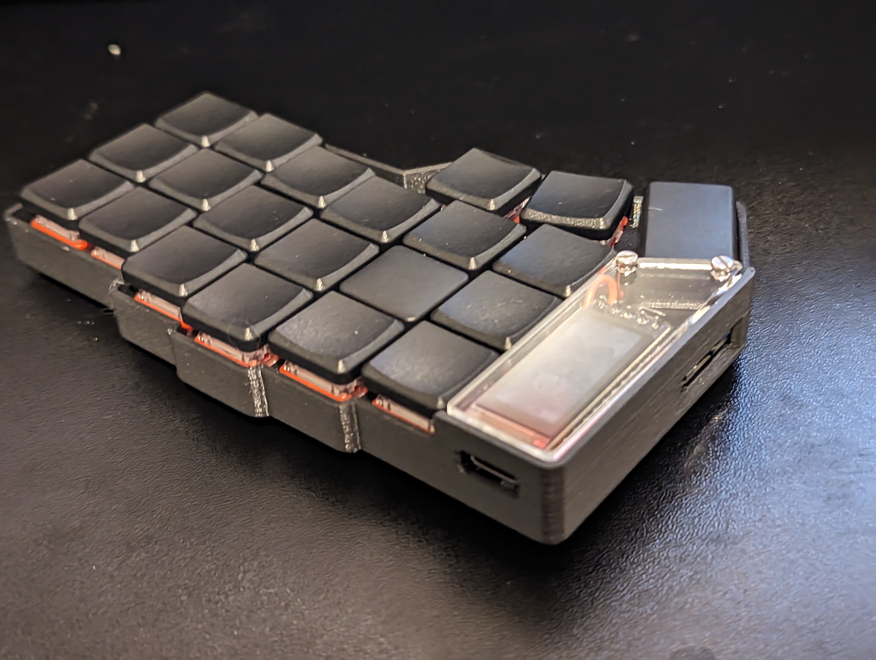 Corne choc low-profile wireless case and plate