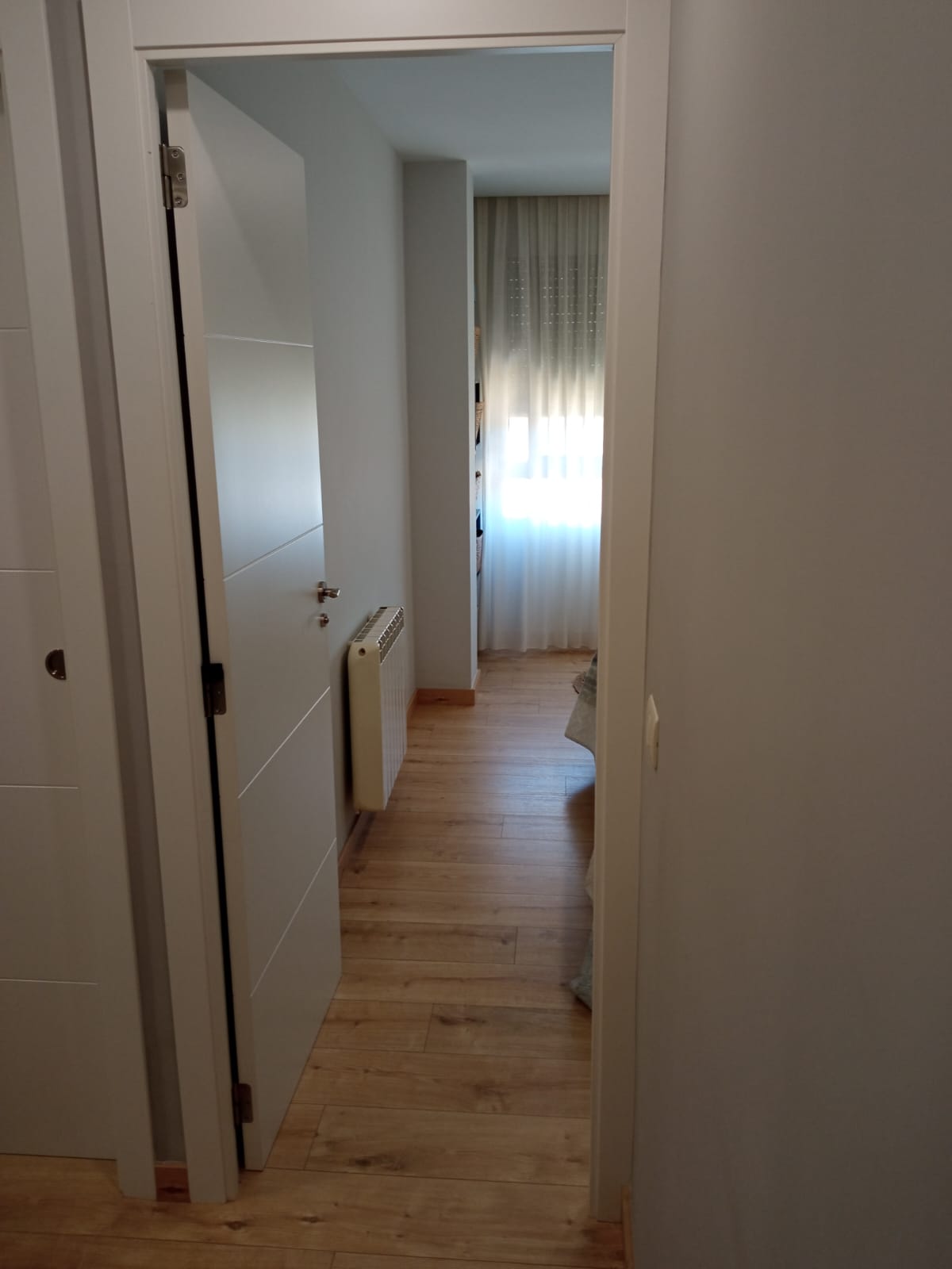 Miniatura 5 do modelo 3D Door stop on hinge full open