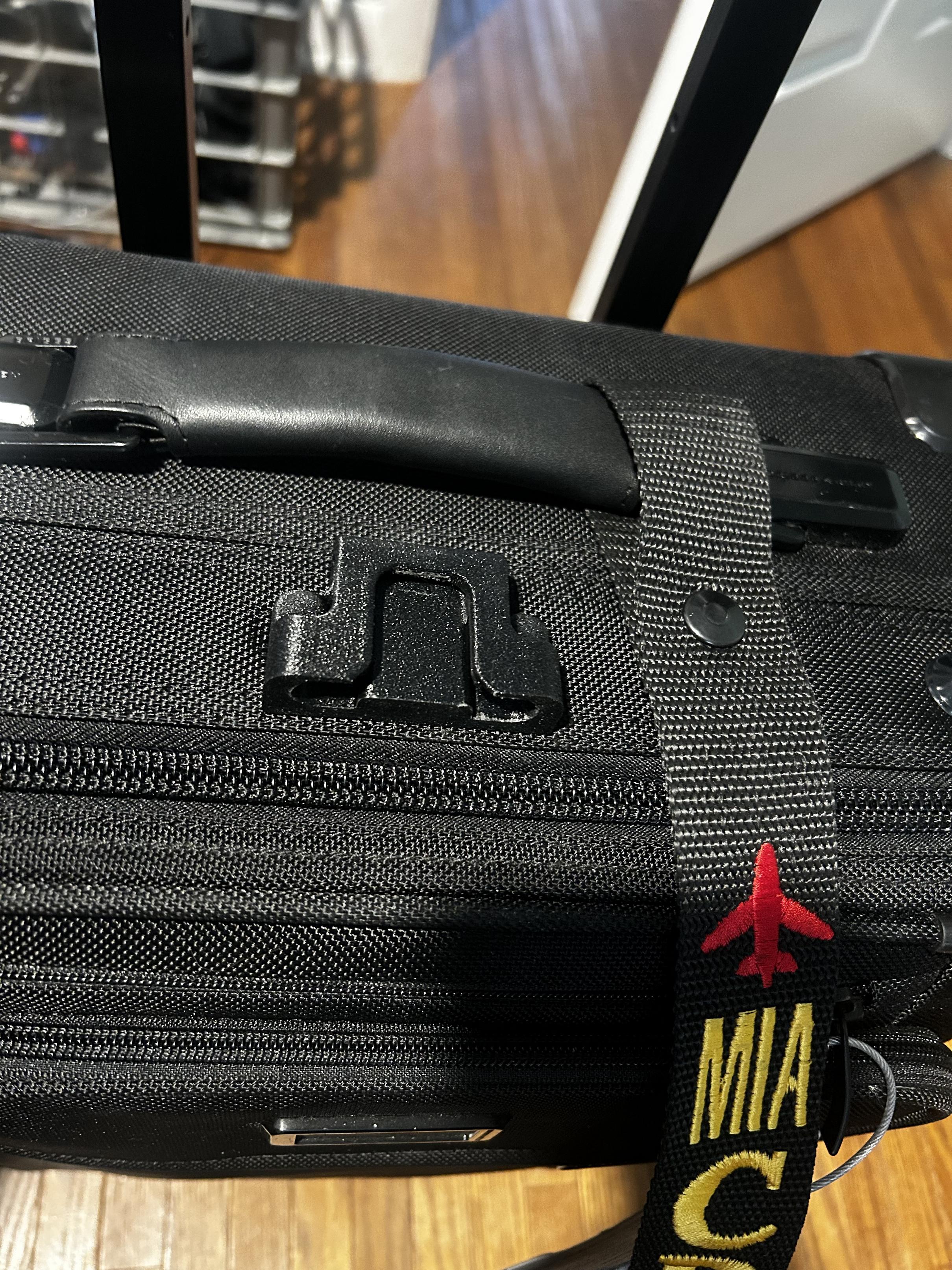 Luggage strap adapter - Briggs and Riley to Travel pro — thumbnail 2