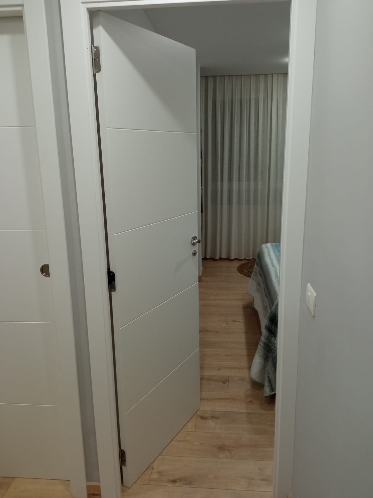 Miniatura 4 do modelo 3D Door stop on hinge