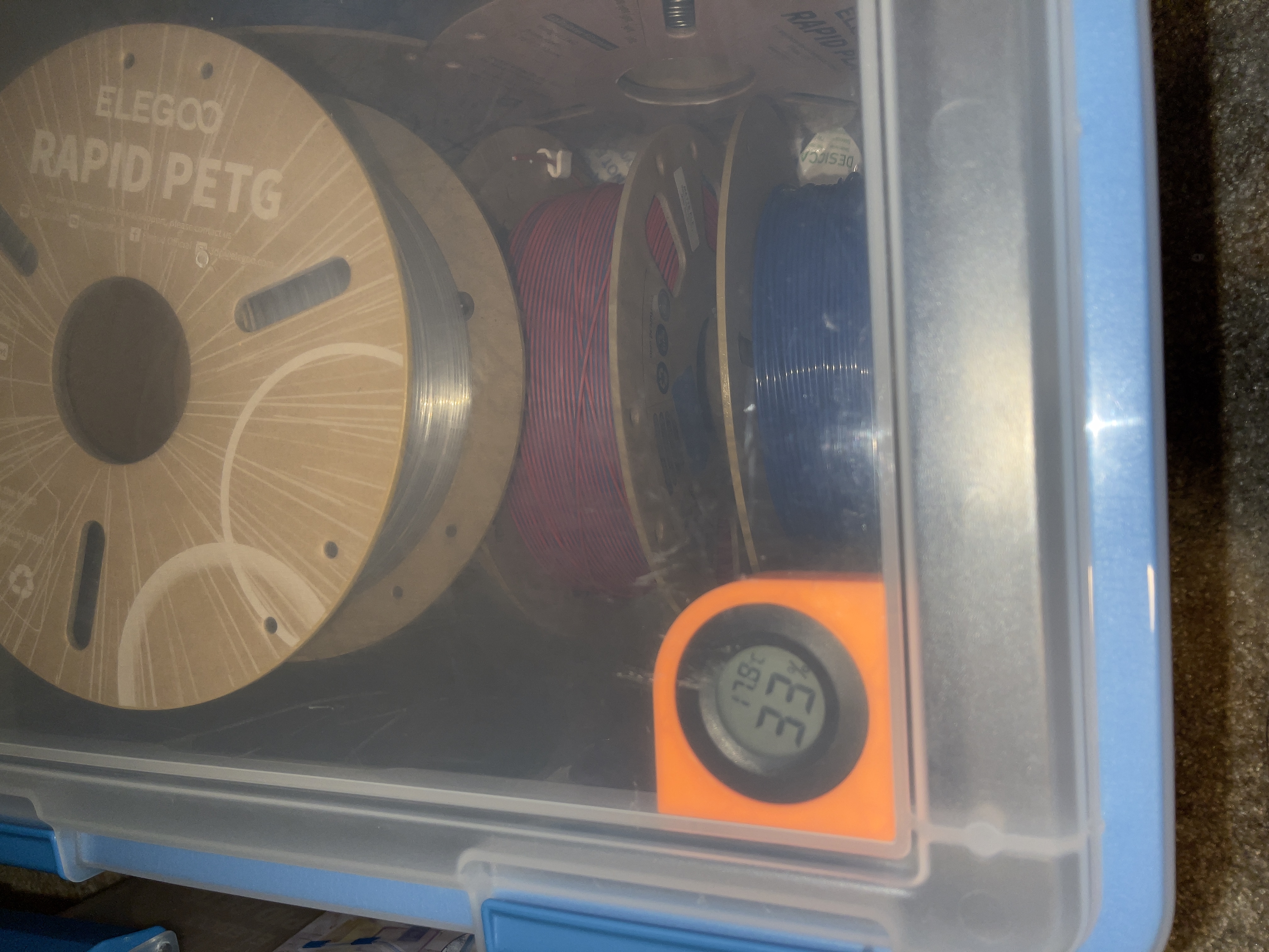 Hygrometer Holder for Sterilite Containers