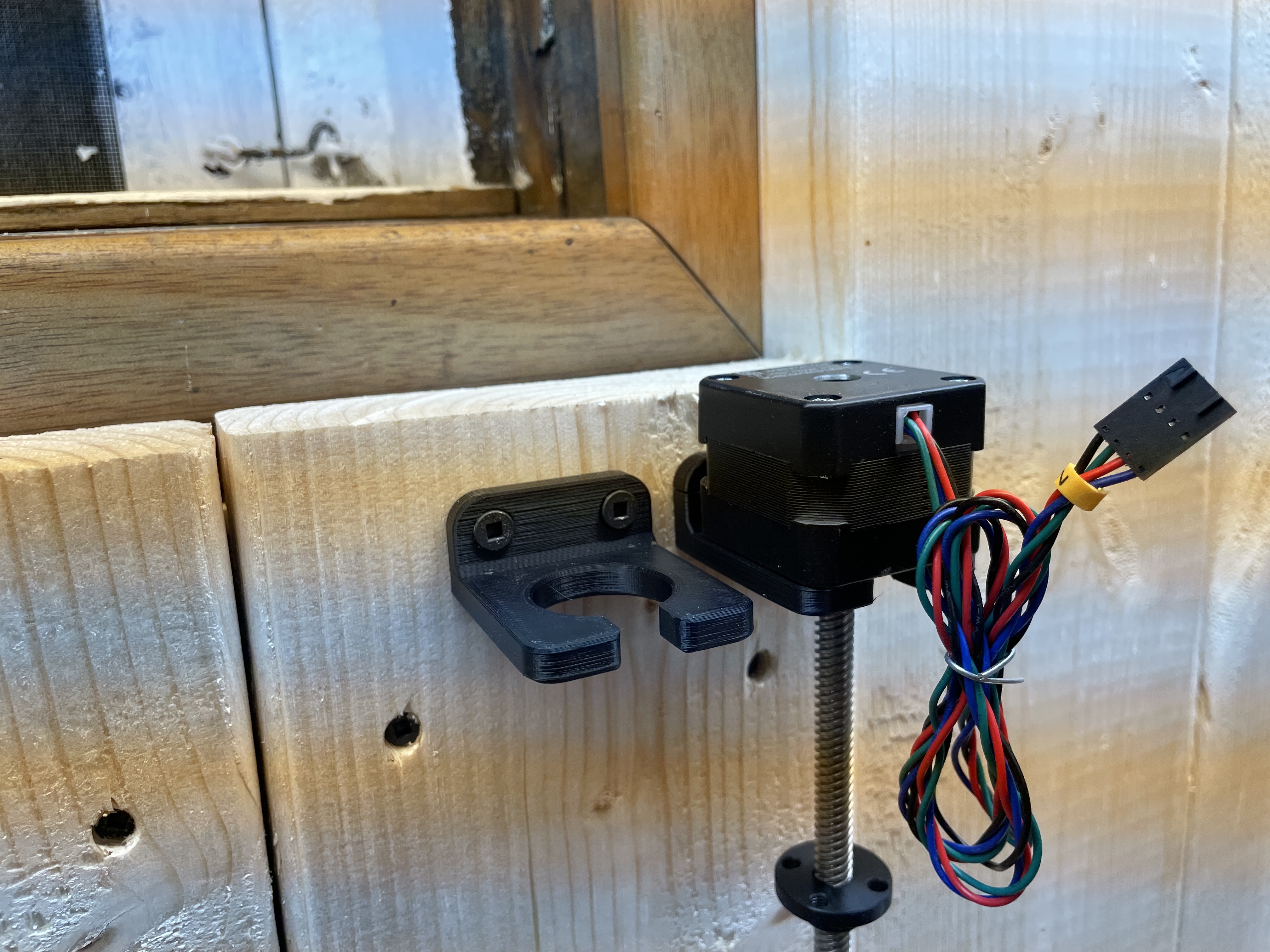 Wall-Mount Stepper Holder (Leadscrew Variant)