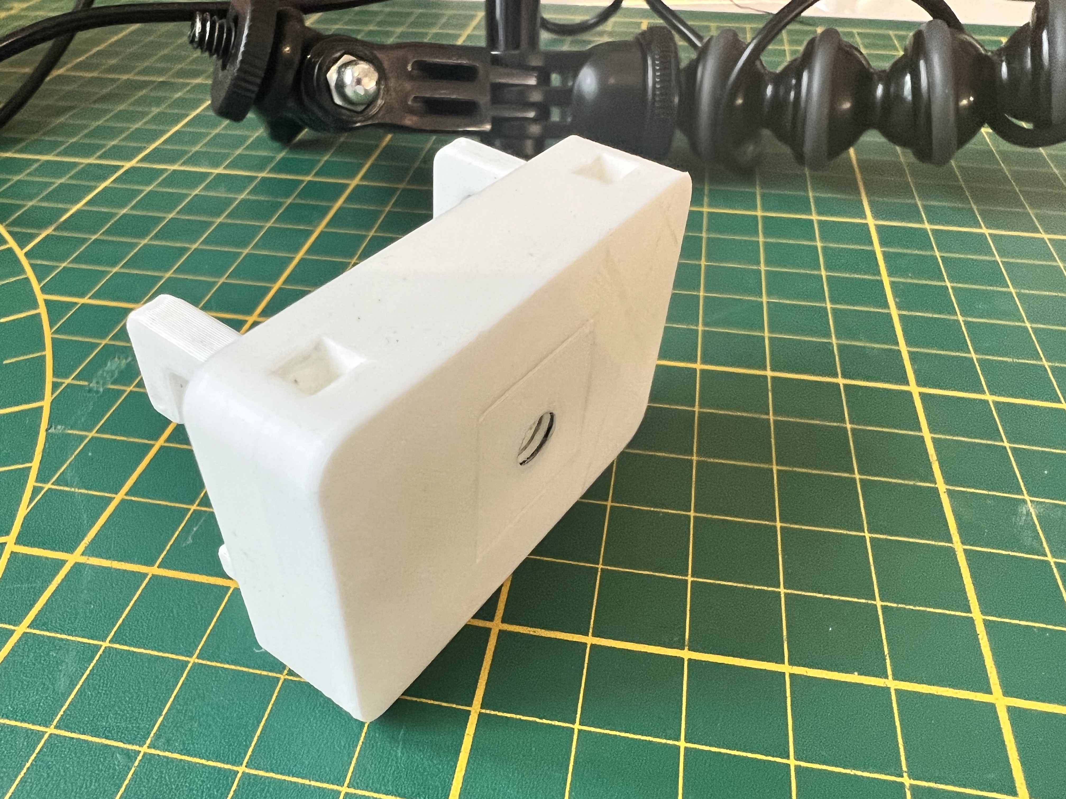 IKEA SKADIS thread mount for  1/4" threaded camera equipment