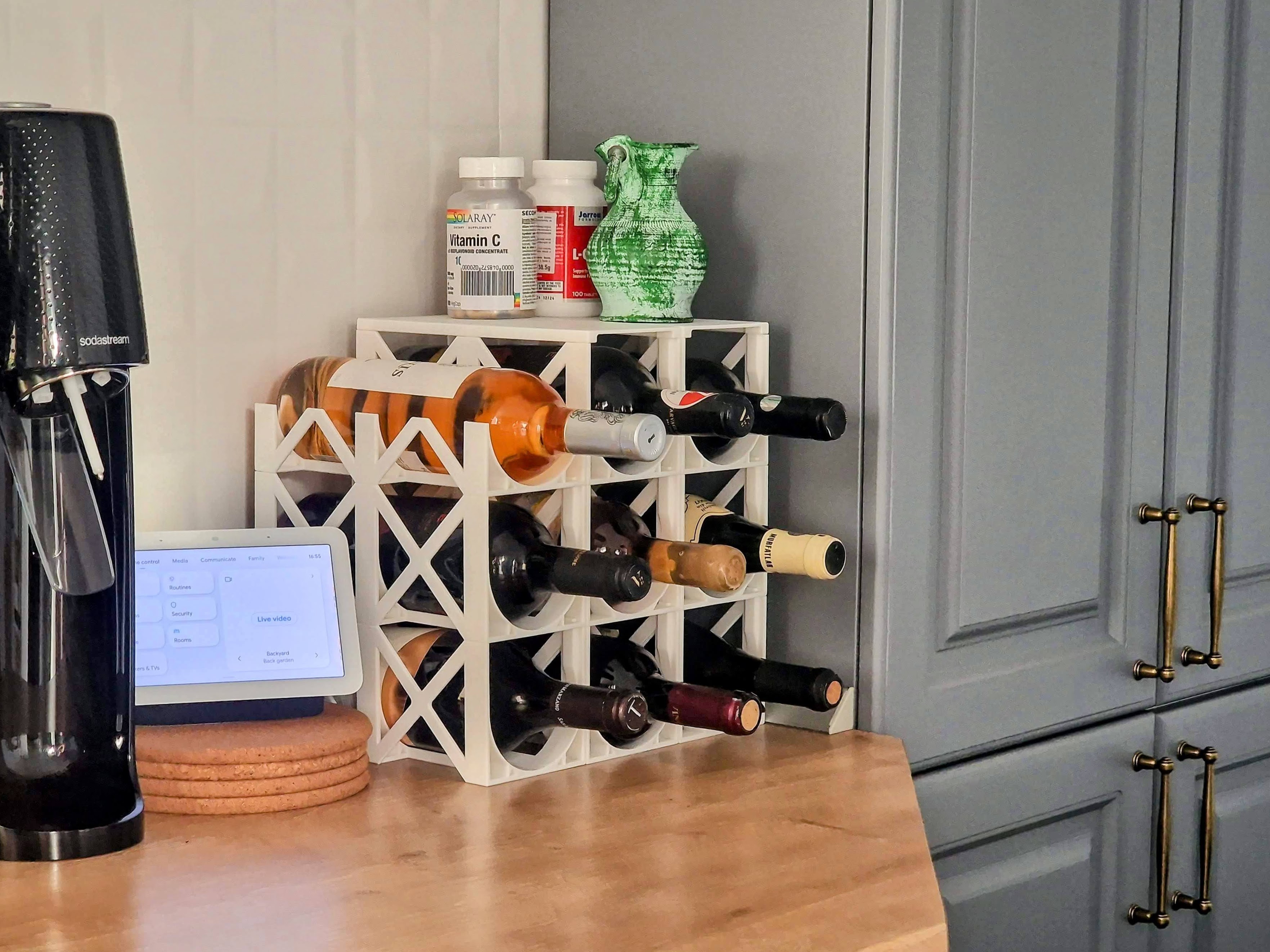 Miniatura 2 do modelo 3D Stackable Bottle Holder PARAMETRIC