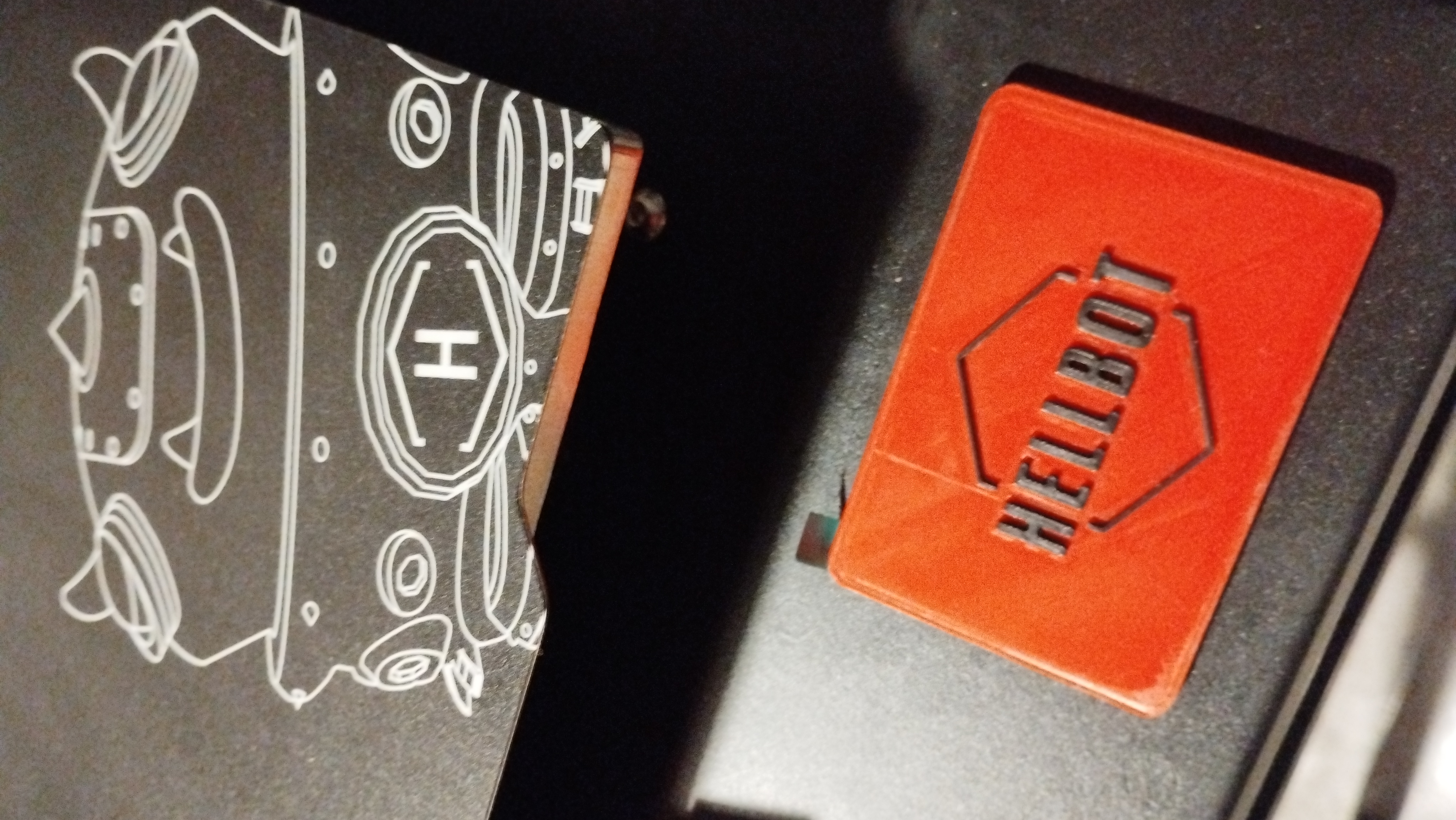 Hellbot Magna tapa para pantalla