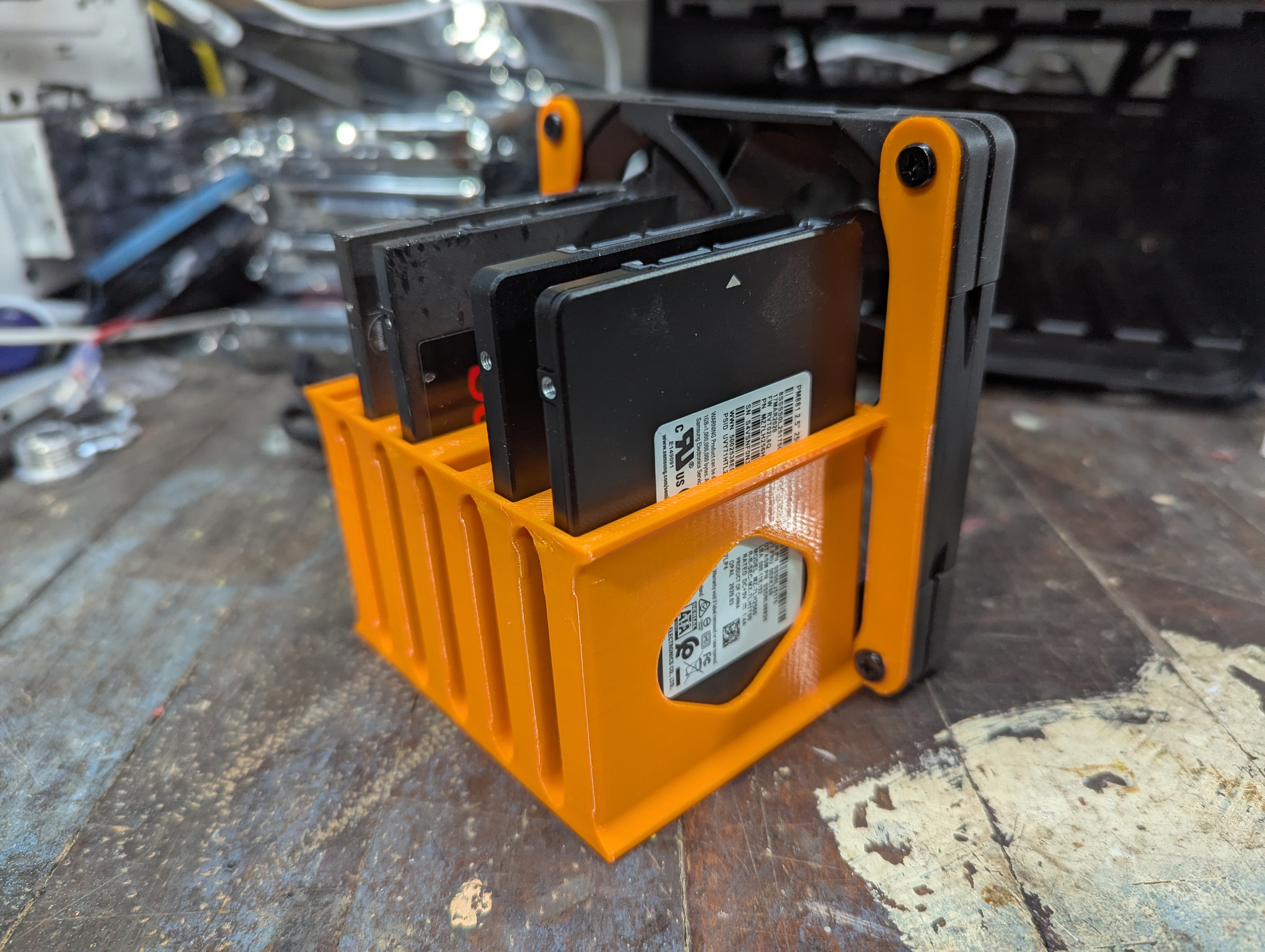 120mm Fan Mount for 6x 2.5" SSD