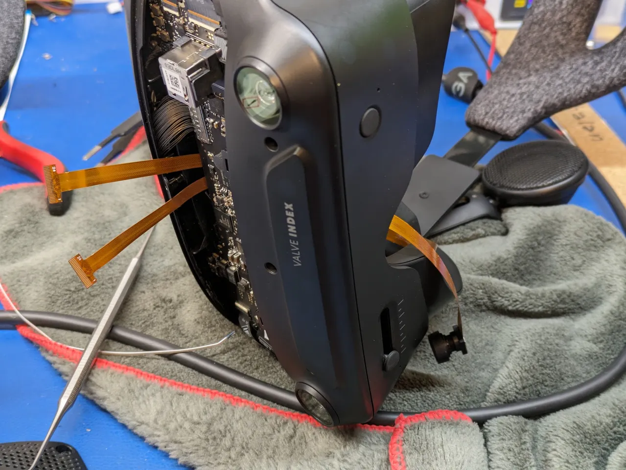 Phys＇ Valve Index EyeTrackVR Hardware by Physics Dude | Download